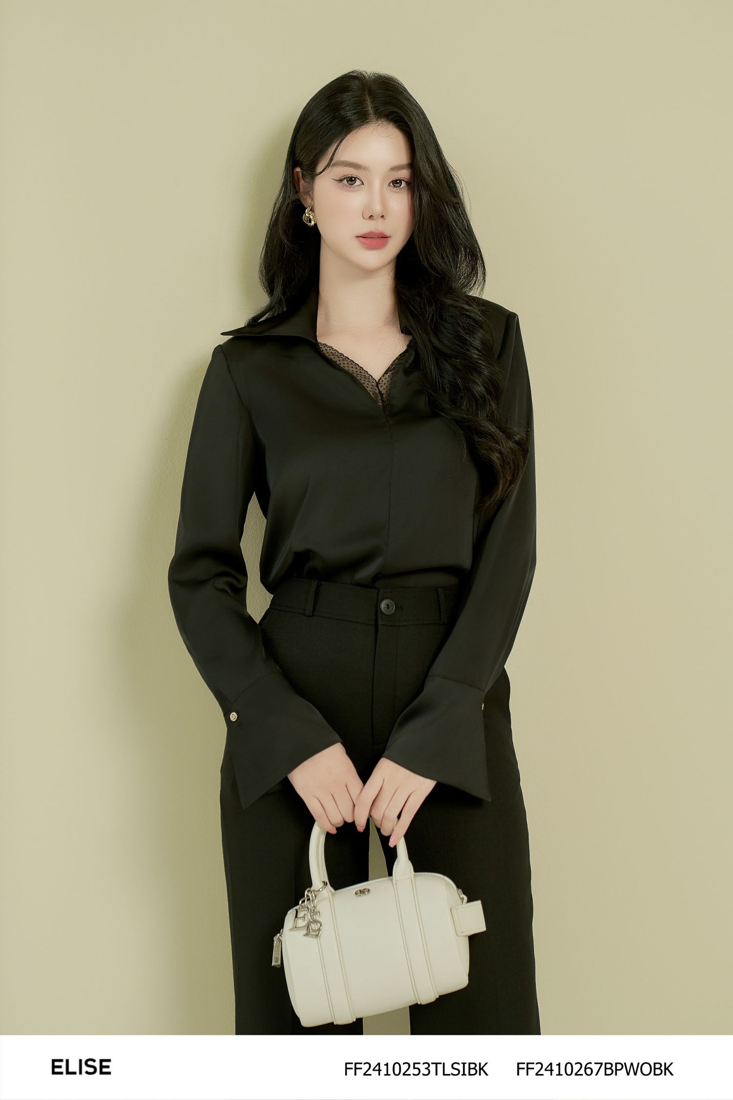 SM LỤA ĐEN CỔ ĐỨC MỞ V VIỀN REN