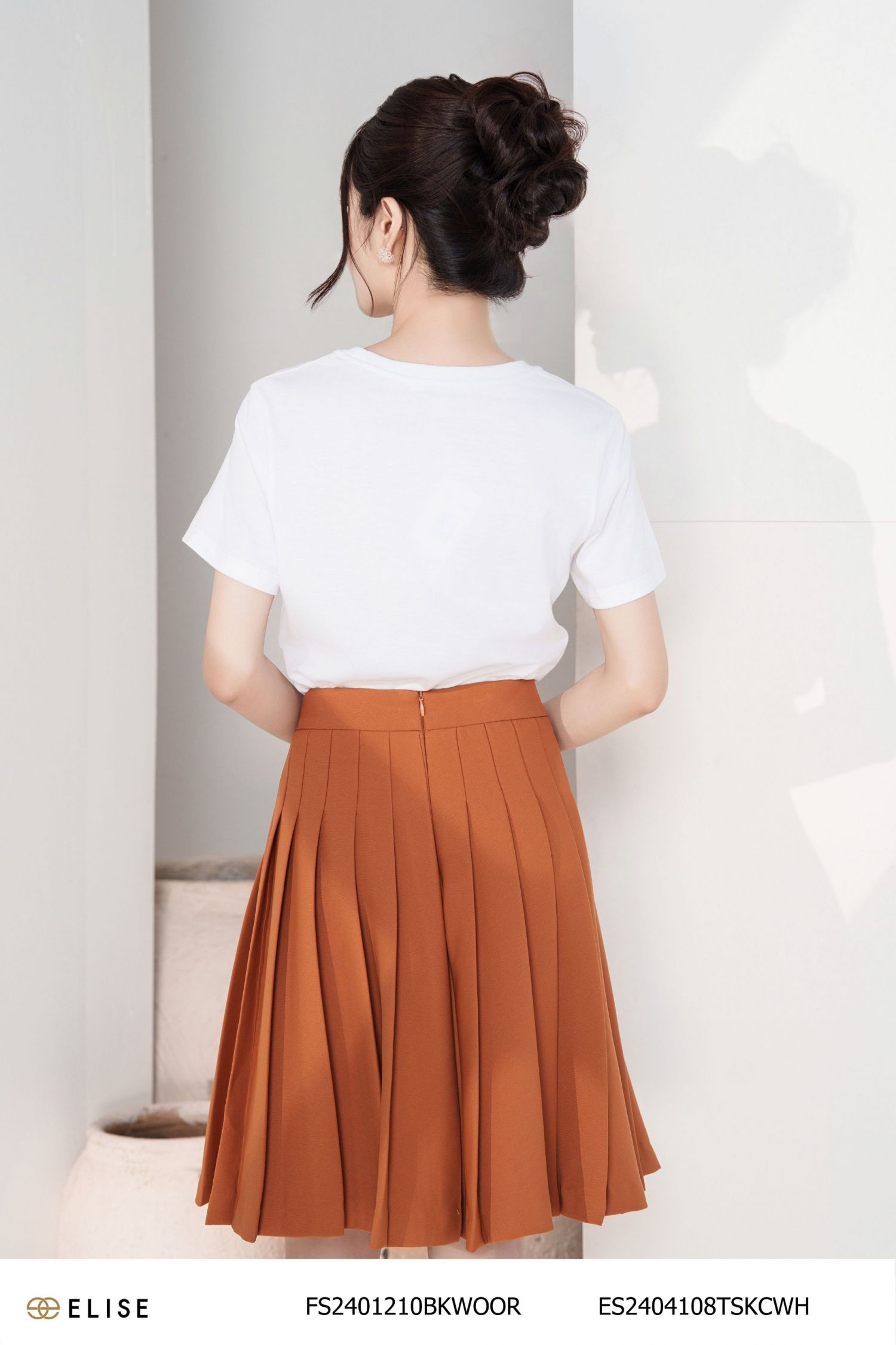 ÁO THUN TRẮNG IN HOẠ TIẾT VUÔNG