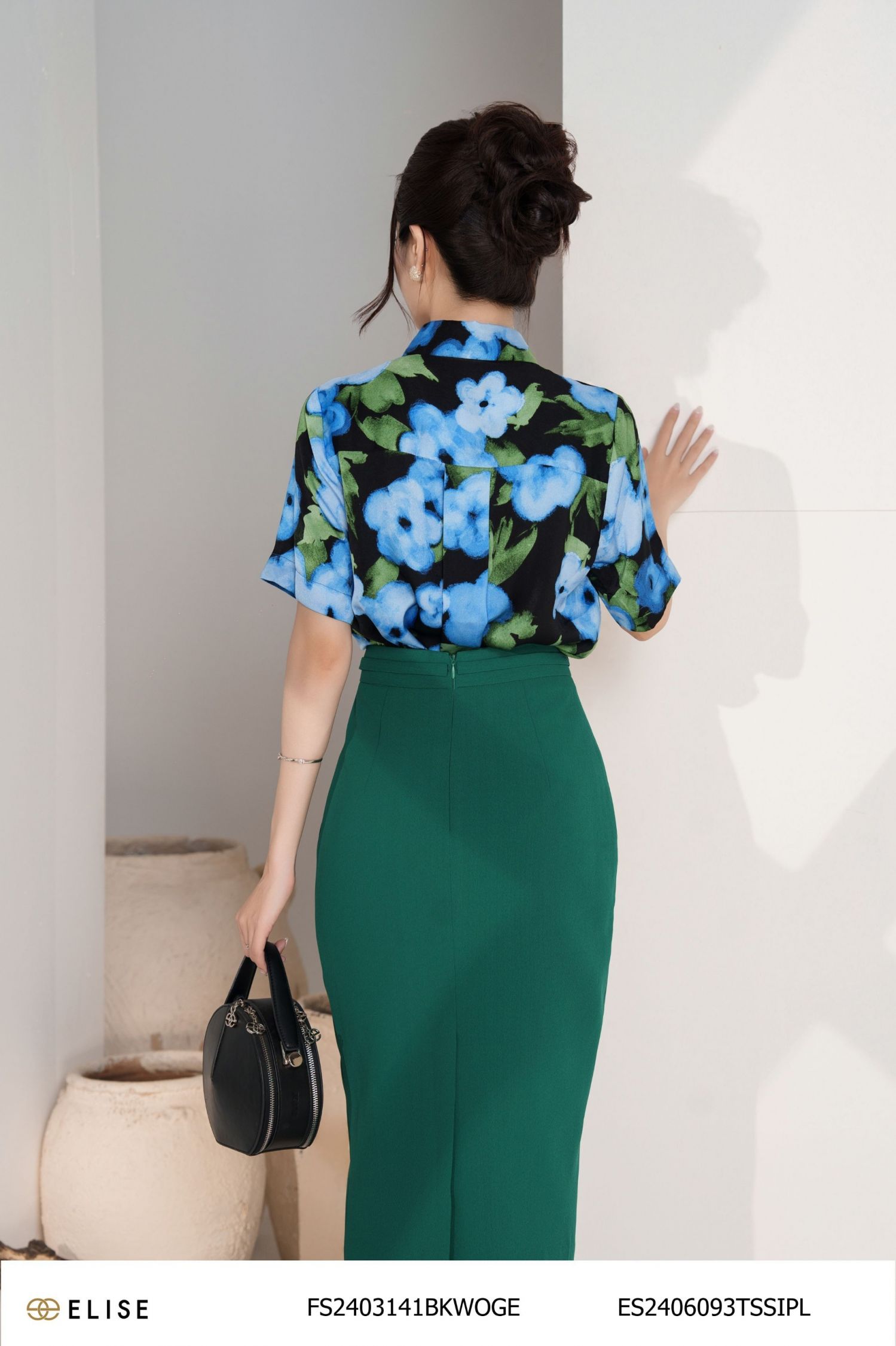 SM LỤA HOA XANH NỀN ĐEN CỔ ĐỨC