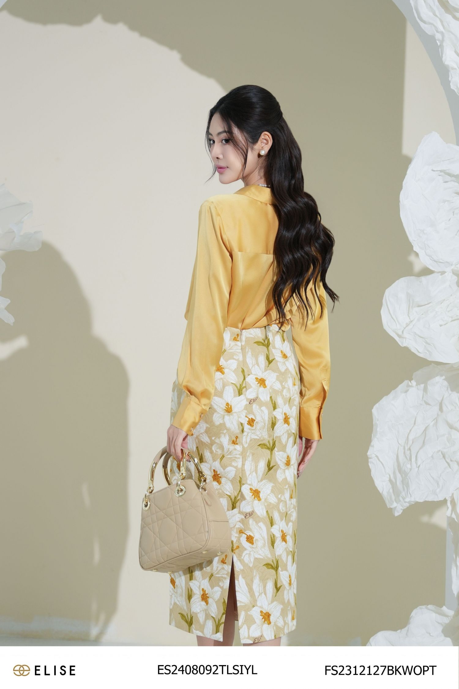 JUPE GẤM HOA LY NỀN BE XẾP LY CHÉO