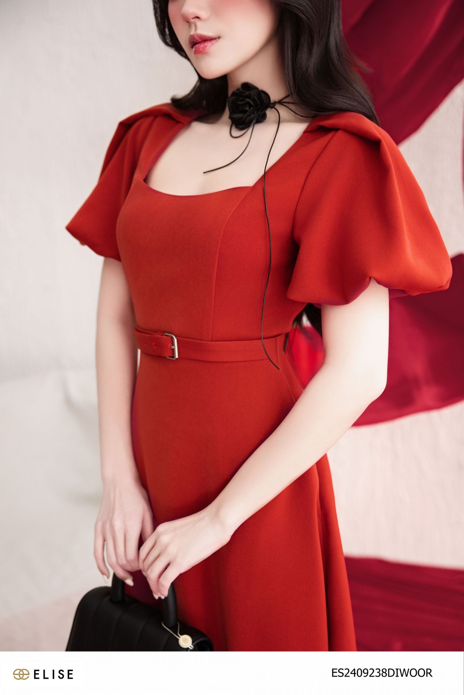 ĐẦM CAM ĐỎ CỔ VUÔNG TAY ĐÈN LỒNG