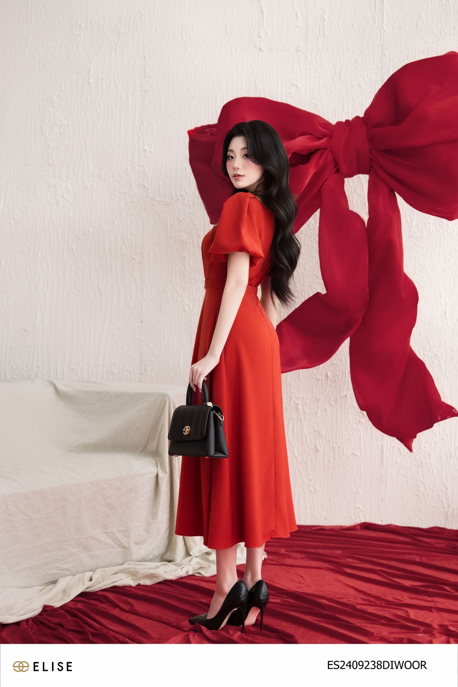 ĐẦM CAM ĐỎ CỔ VUÔNG TAY ĐÈN LỒNG