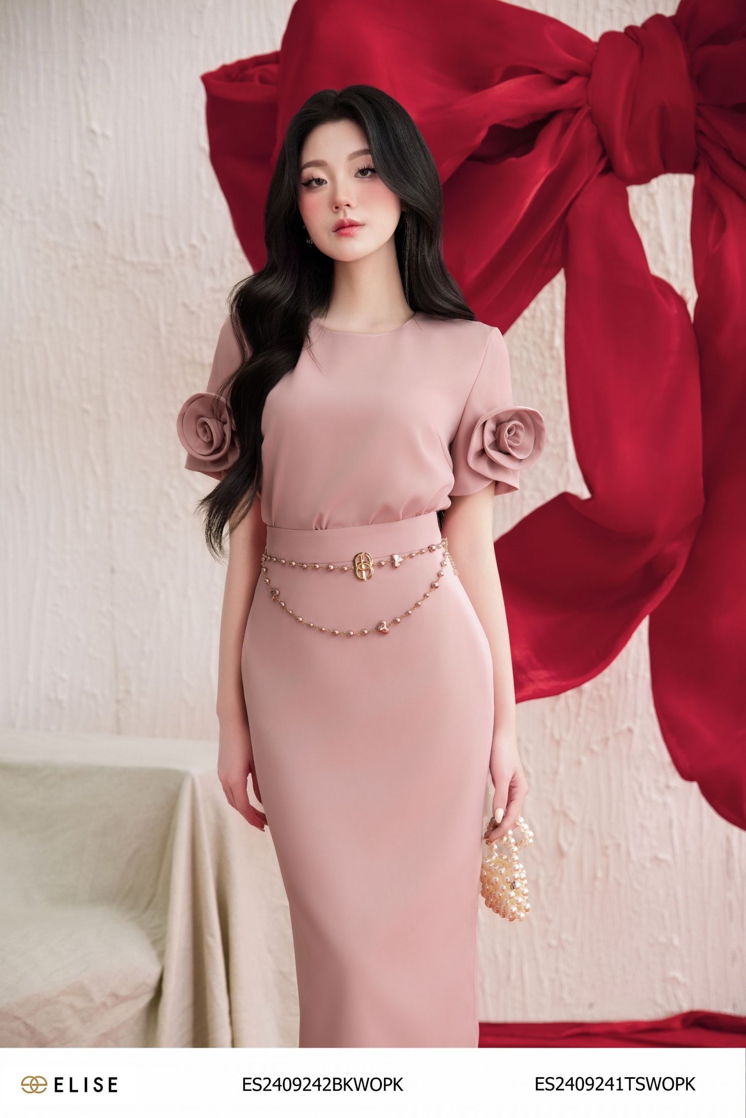 ÁO HỒNG PHẤN XOẮN HOA TAY