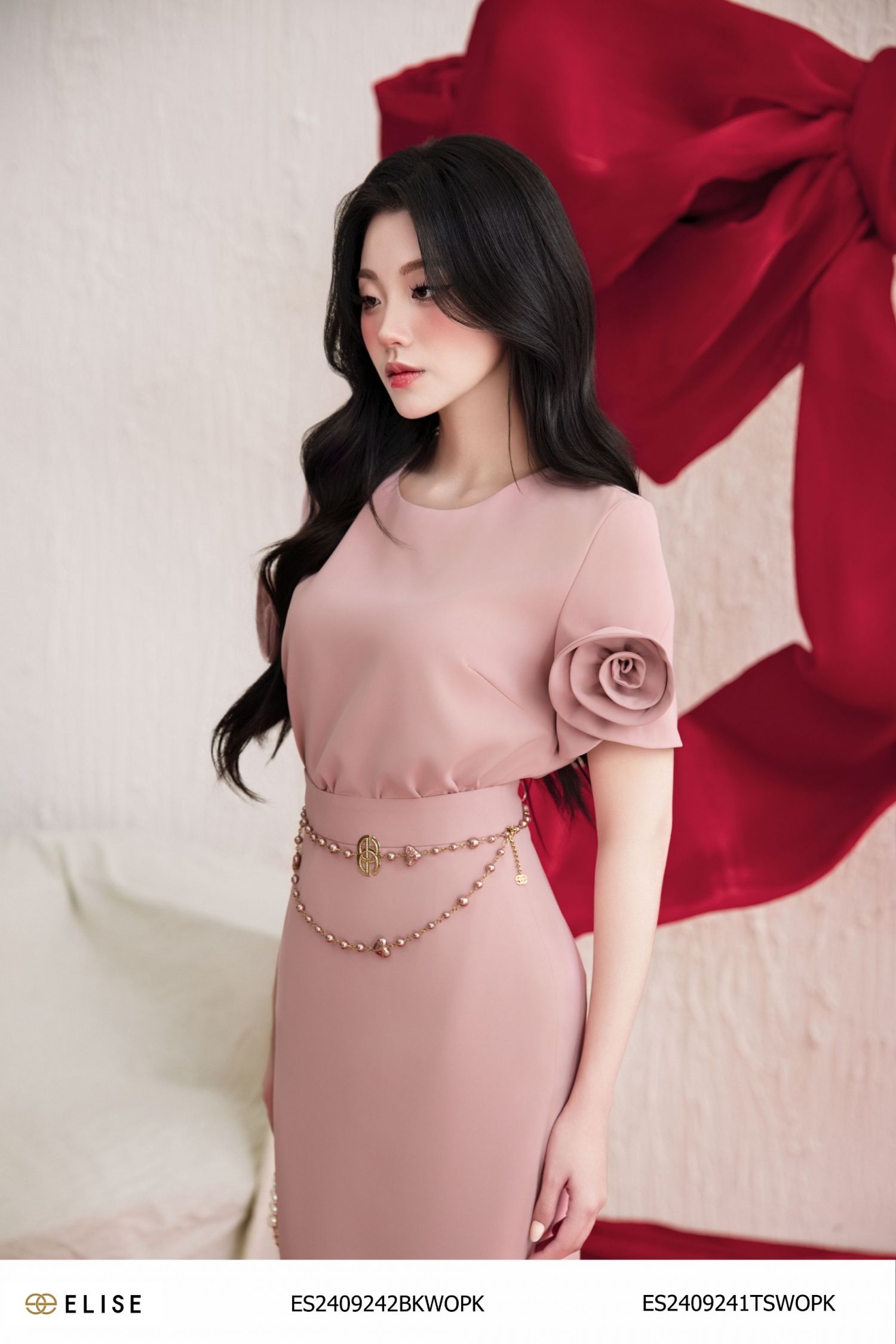 ÁO HỒNG PHẤN XOẮN HOA TAY