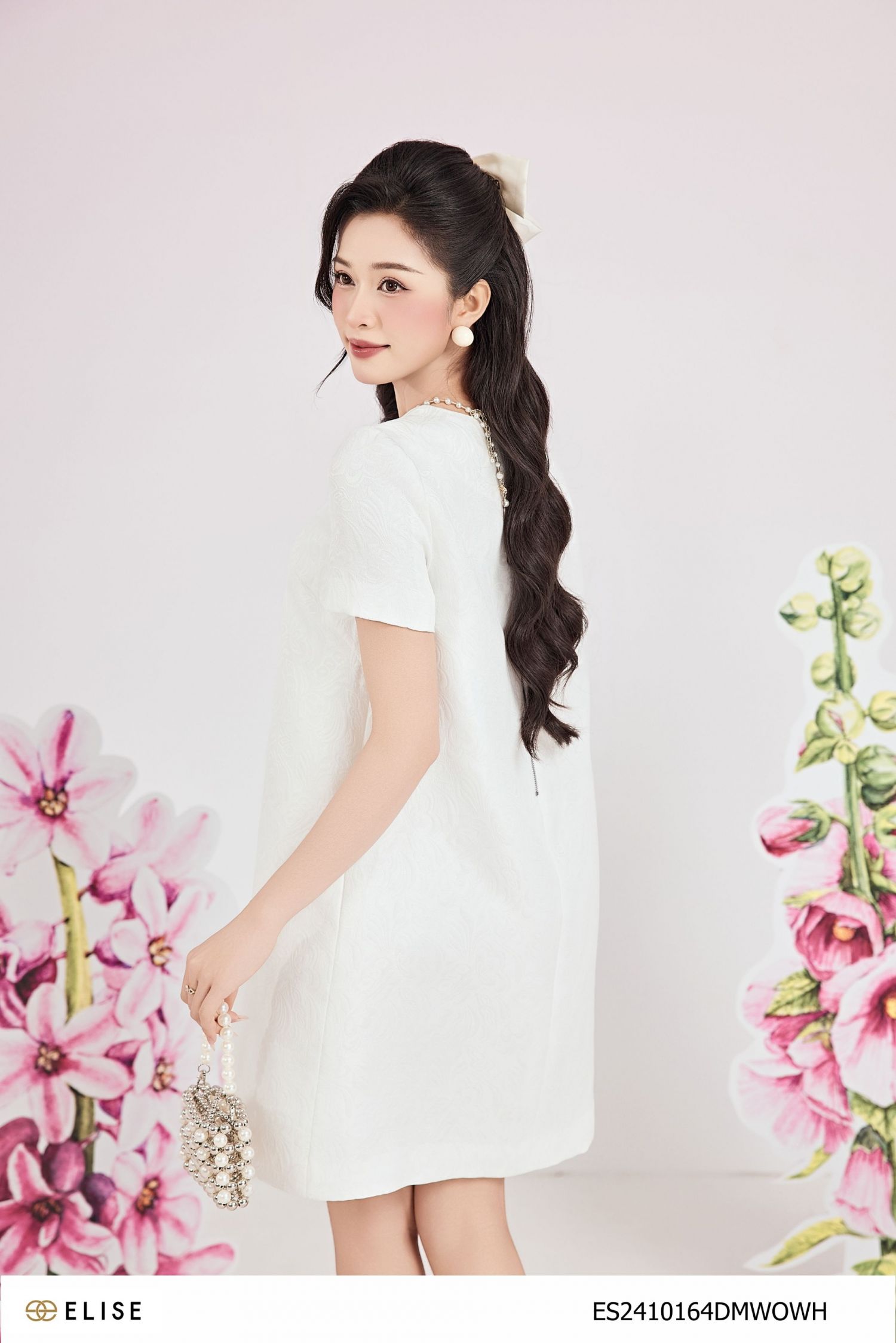 ĐẦM SUÔNG GẤM HOA TRẮNG