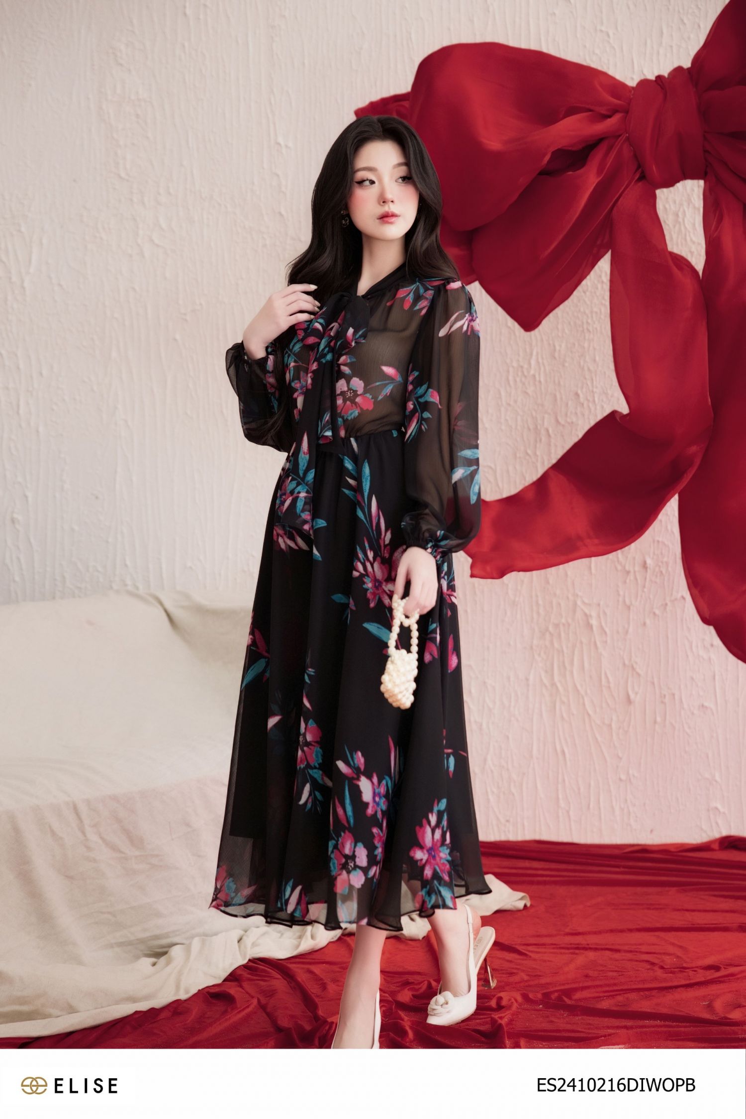 ĐẦM ĐEN VOAN HOA NƠ CỔ