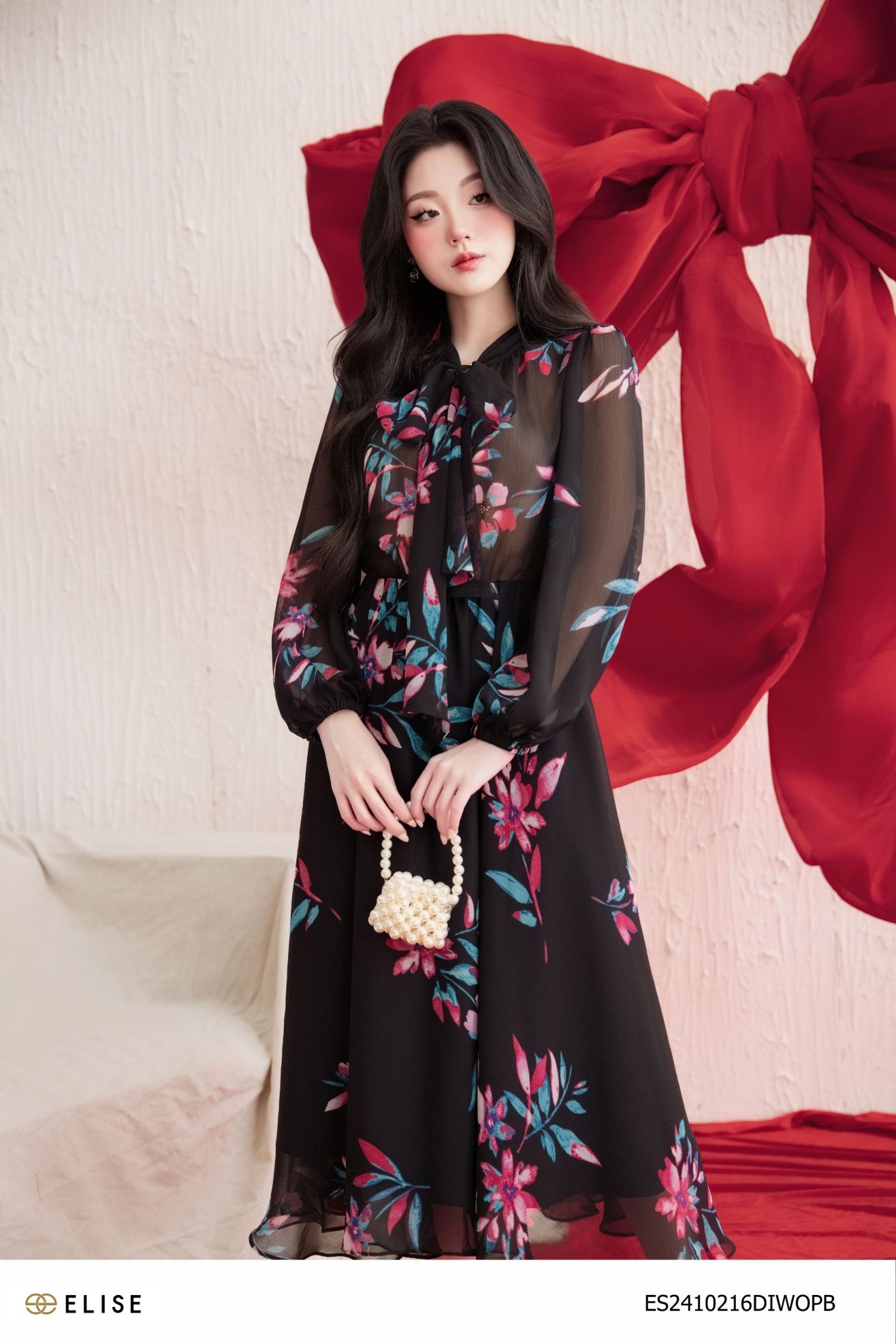 ĐẦM ĐEN VOAN HOA NƠ CỔ
