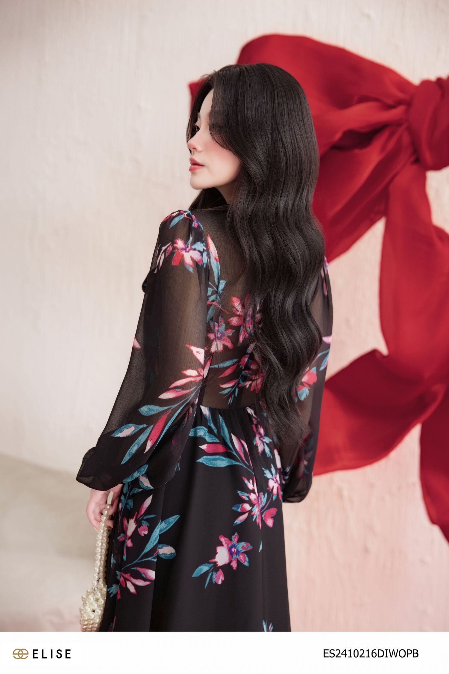 ĐẦM ĐEN VOAN HOA NƠ CỔ