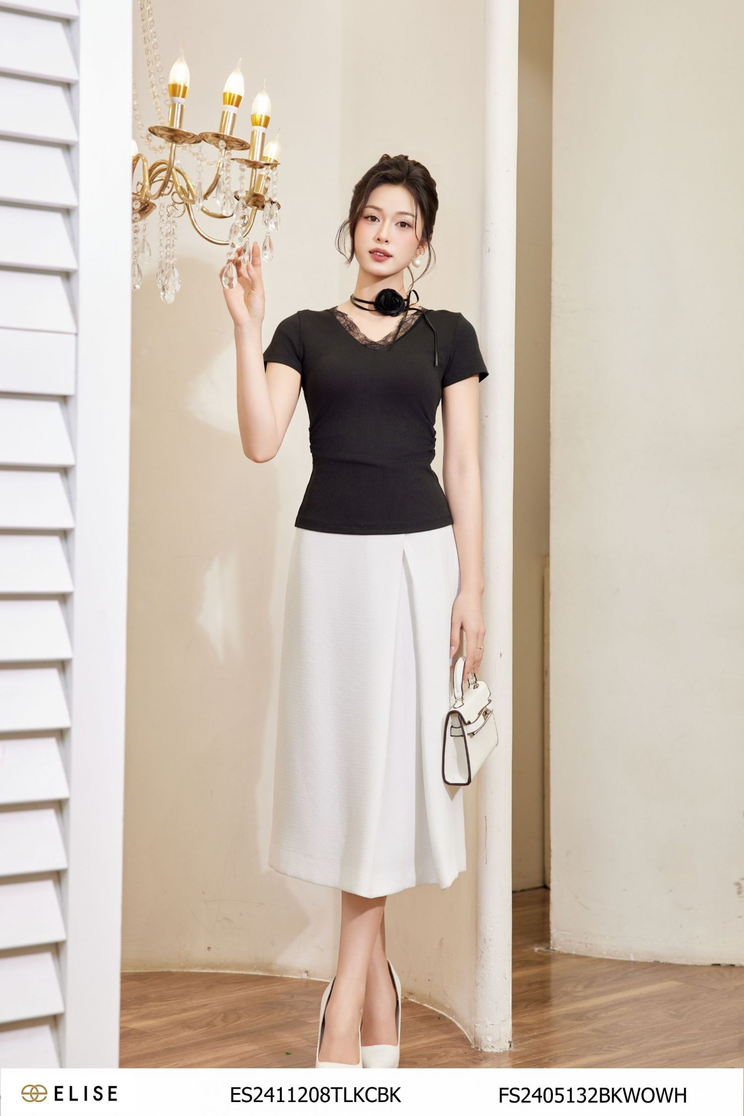 ÁO THUN ĐEN CỔ REN NHÚN EO