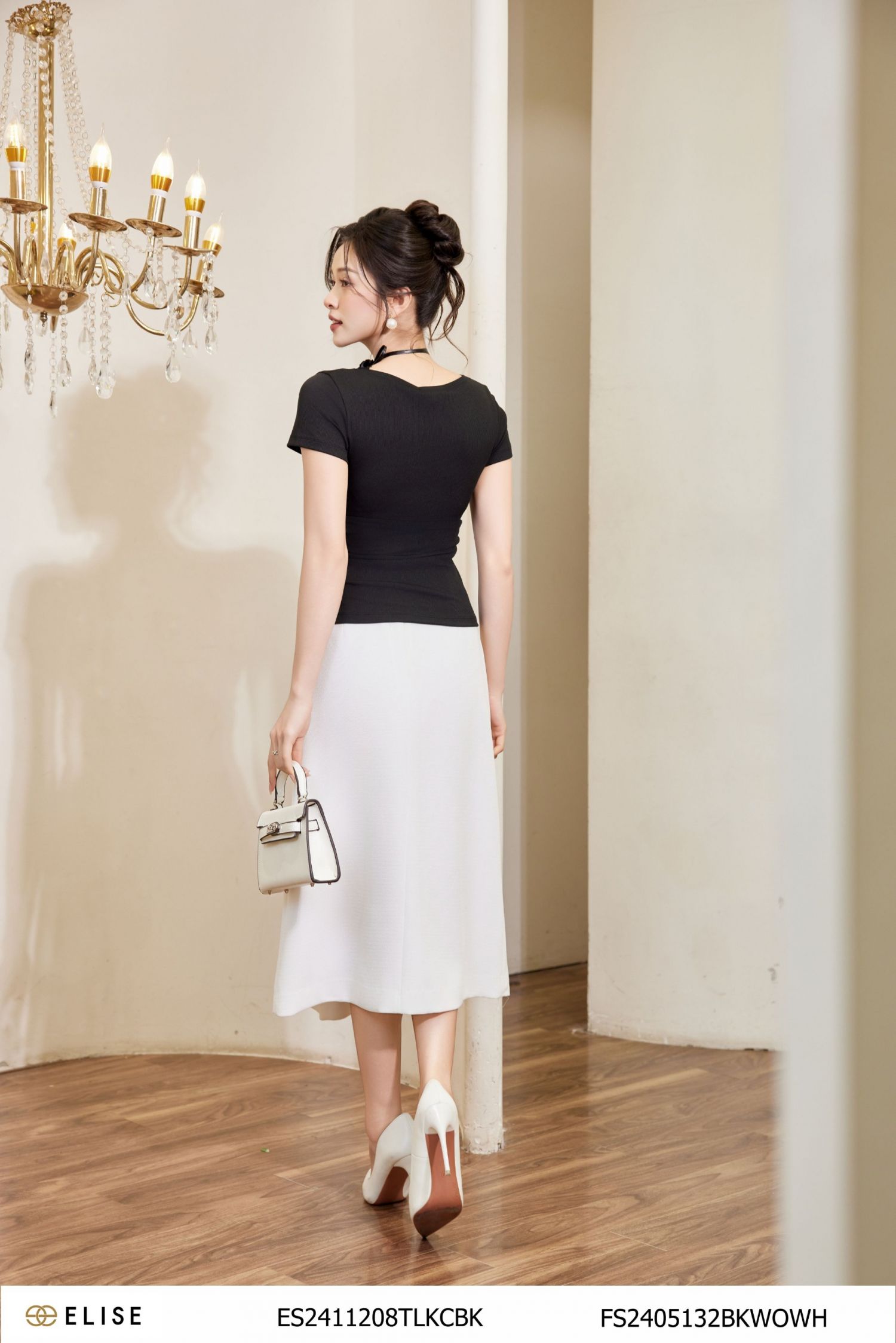 ÁO THUN ĐEN CỔ REN NHÚN EO