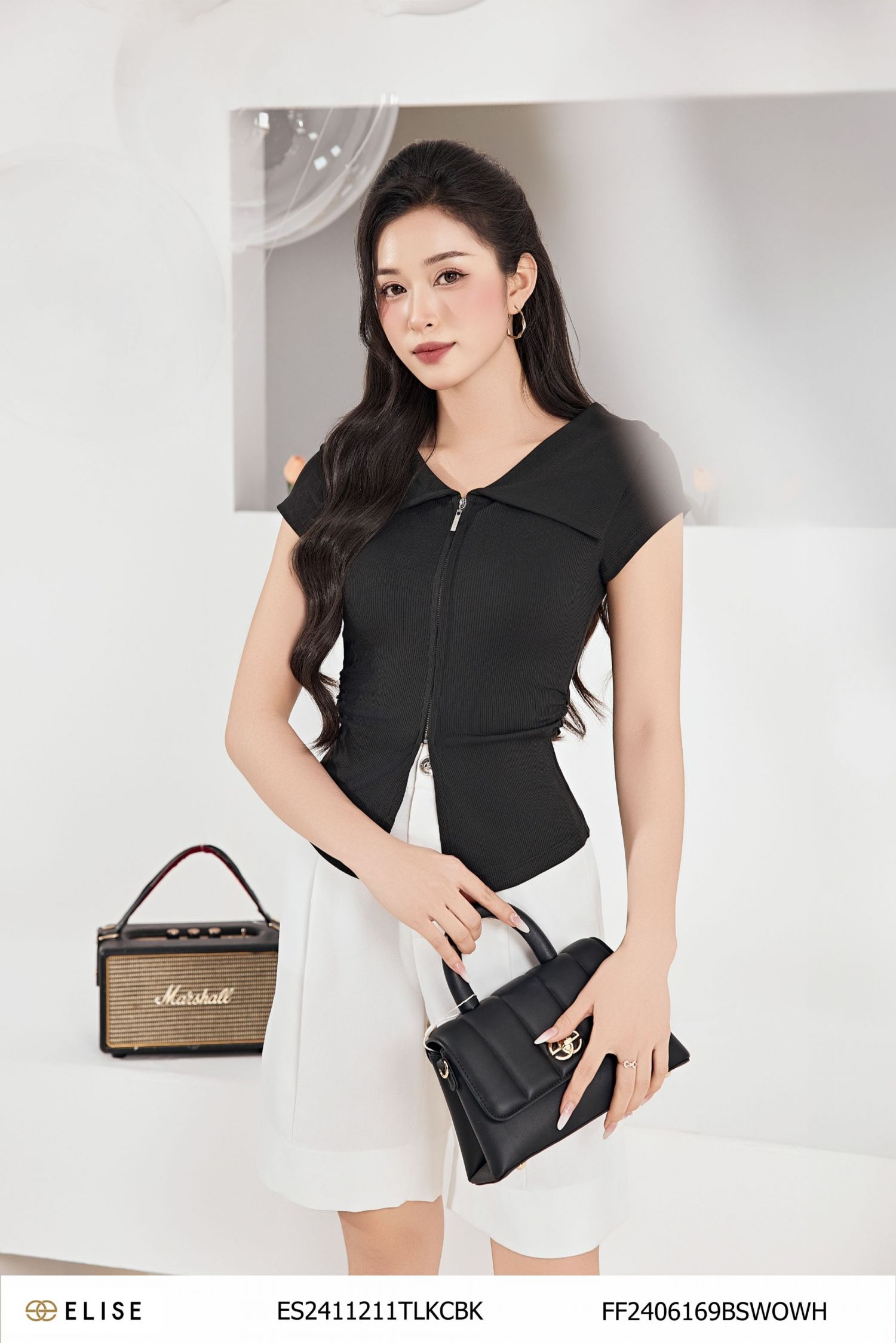 ÁO THUN ĐEN CỔ THUYỀN NHÚN EO