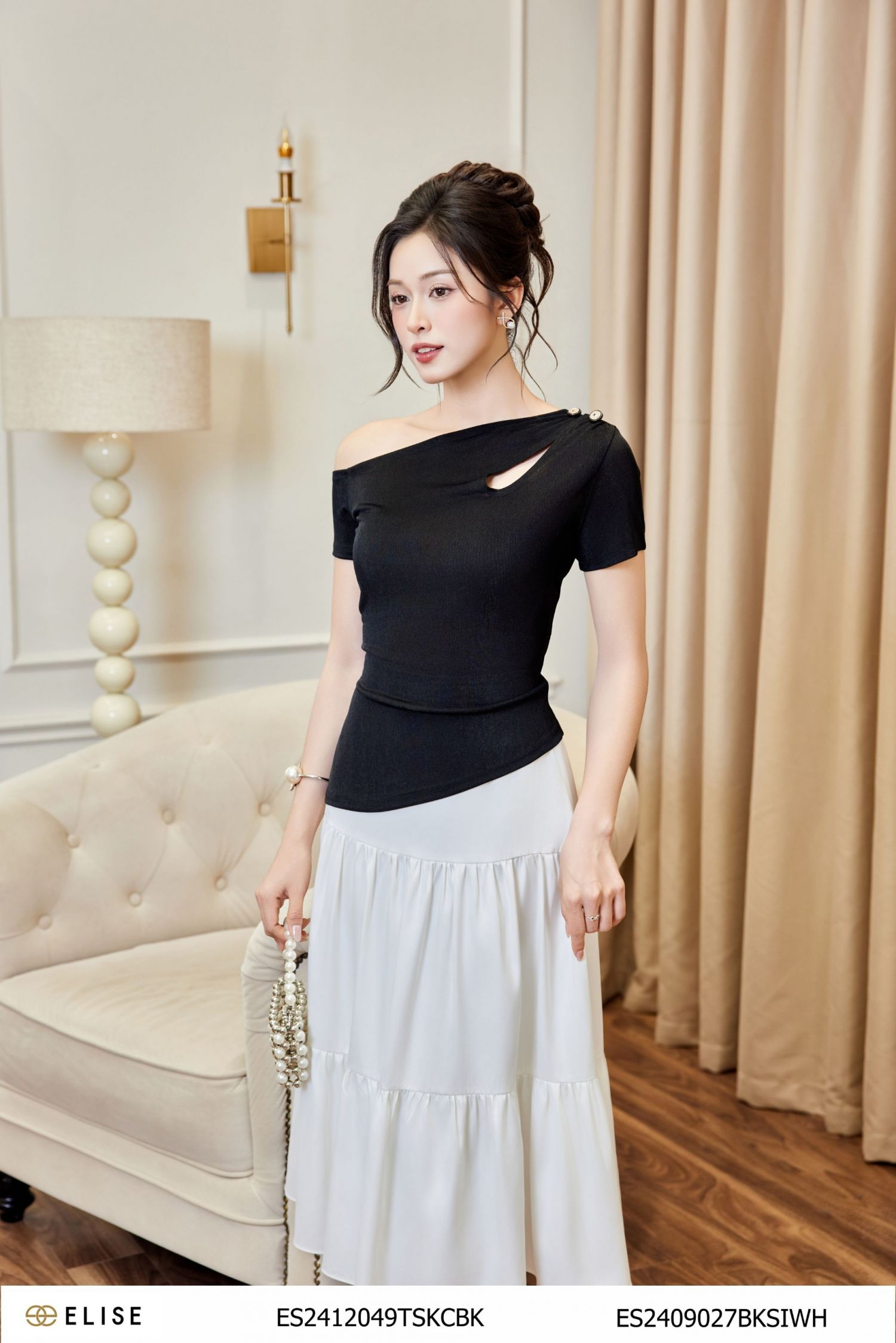 ÁO THUN ĐEN CỔ LỆCH NHÚN VAI