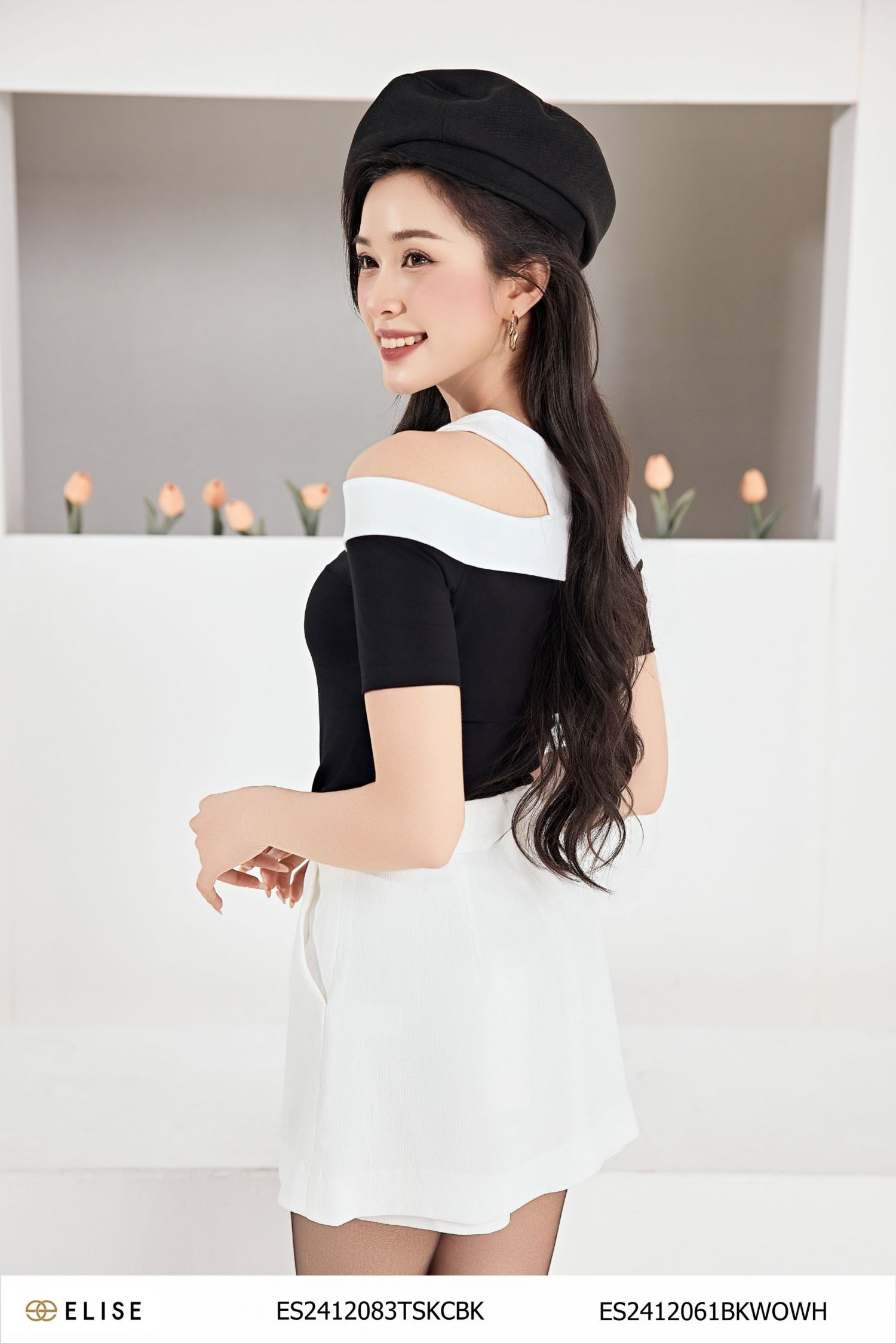 ÁO THUN ĐEN CỔ LỆCH PHỐI TRẮNG