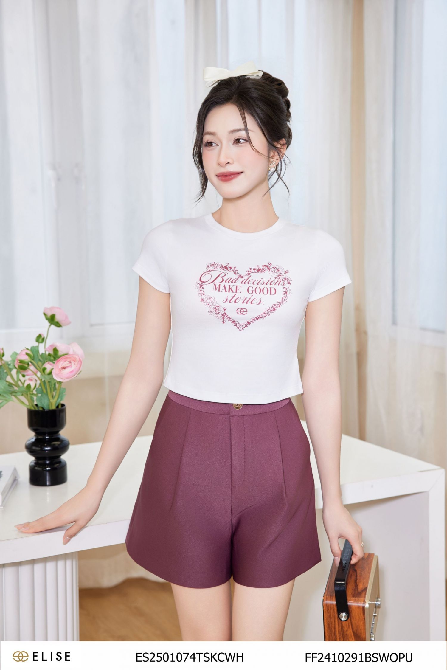 ÁO THUN TRẮNG IN HOA HÌNH TIM