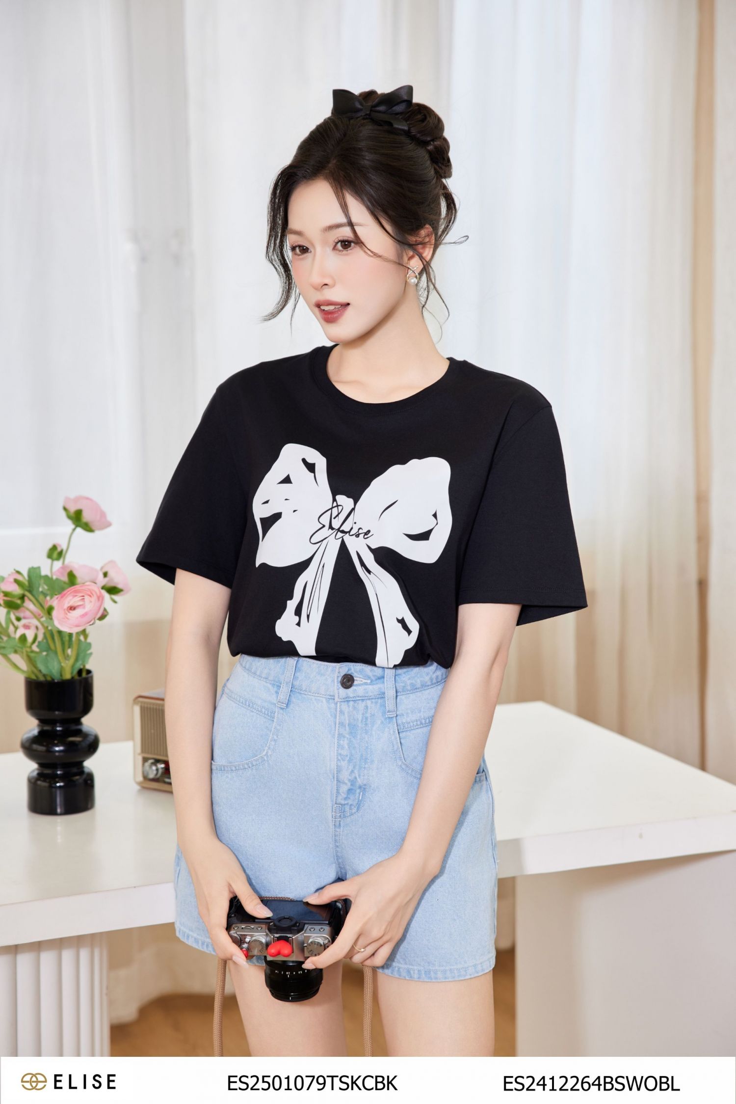 QUẦN SOOC JEANS XANH NHẠT THÊU LOGO