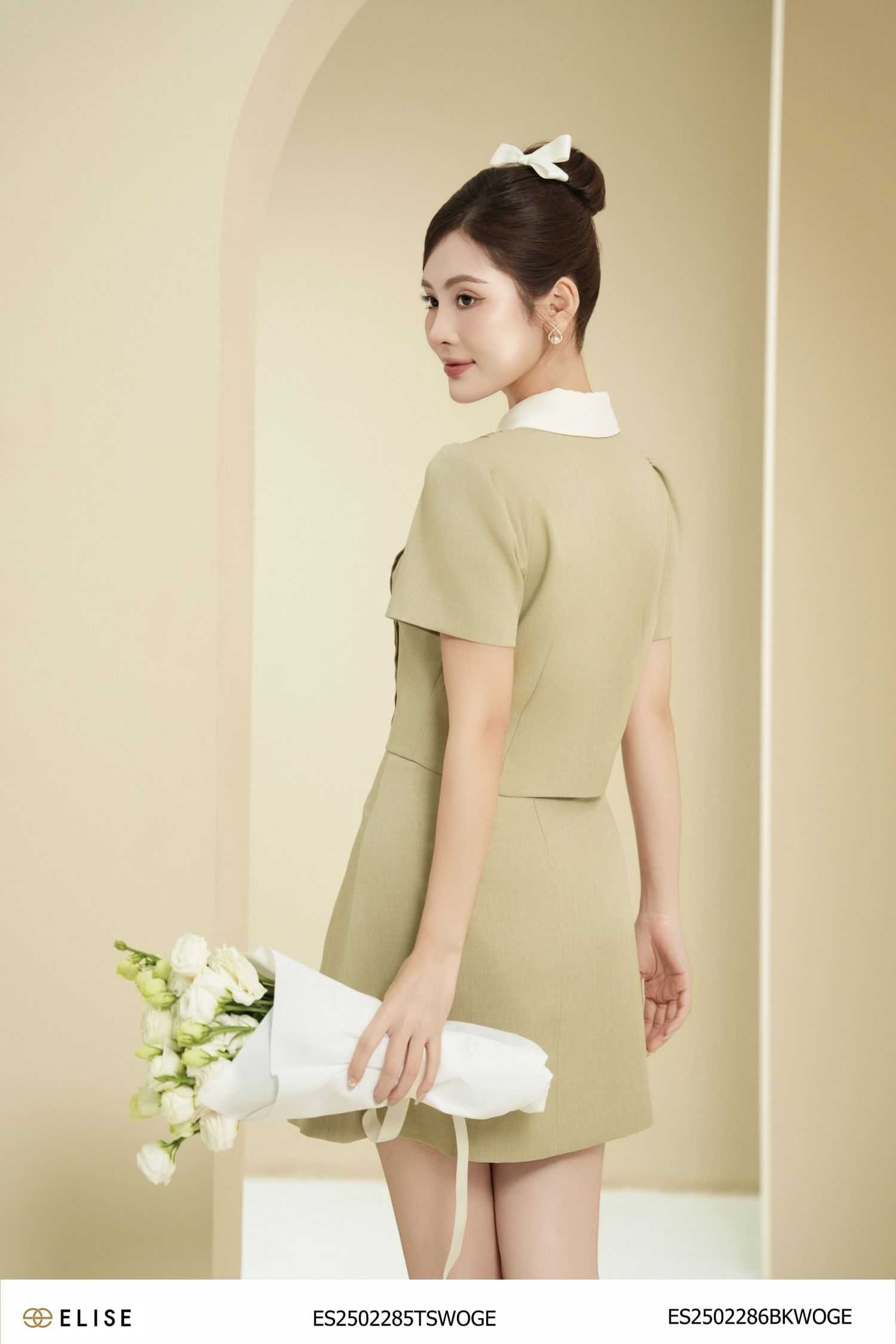 ÁO XANH OLIVE NHẠT PHỐI CỔ TRẮNG