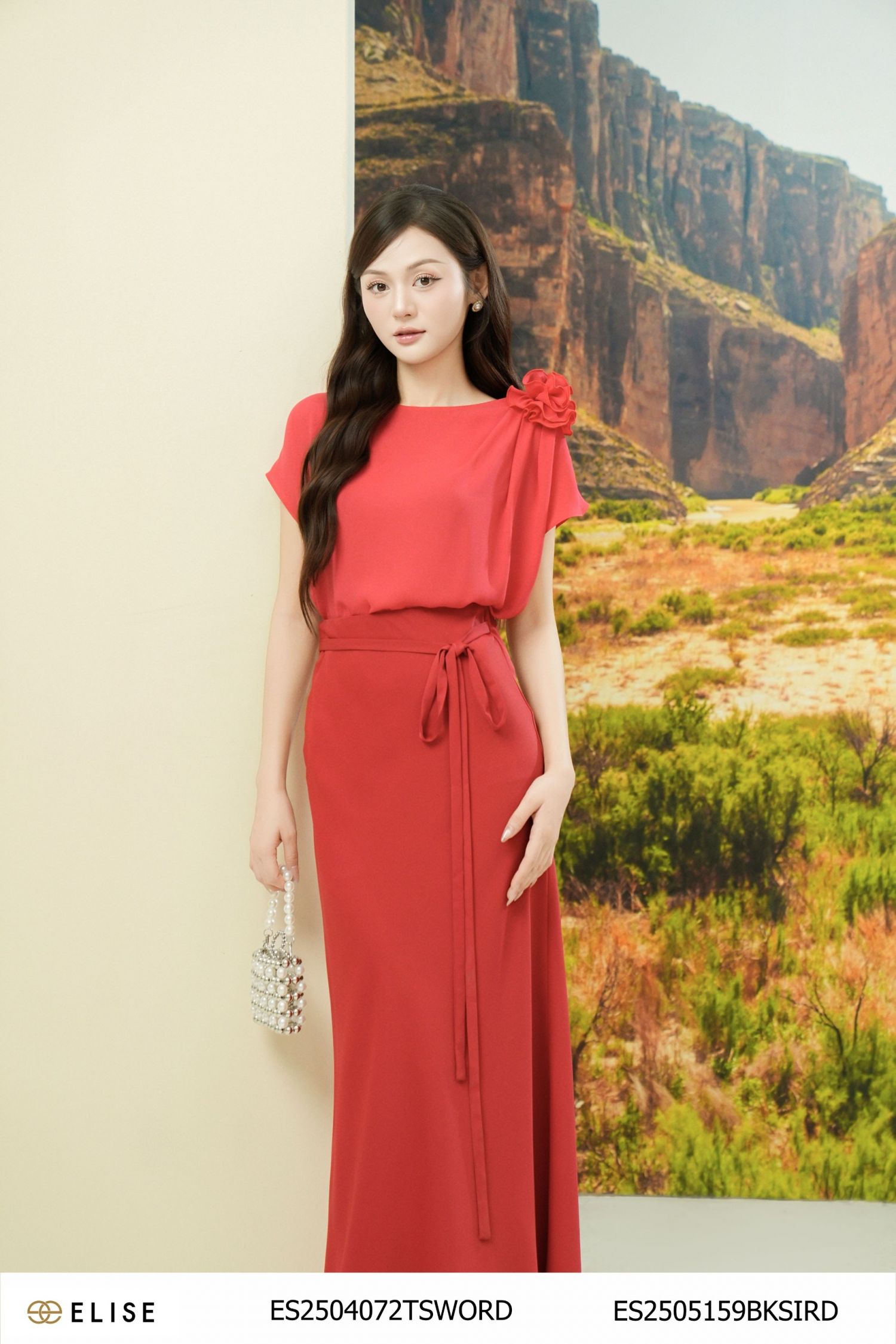 CV SATIN ĐỎ DÂY NƠ EO