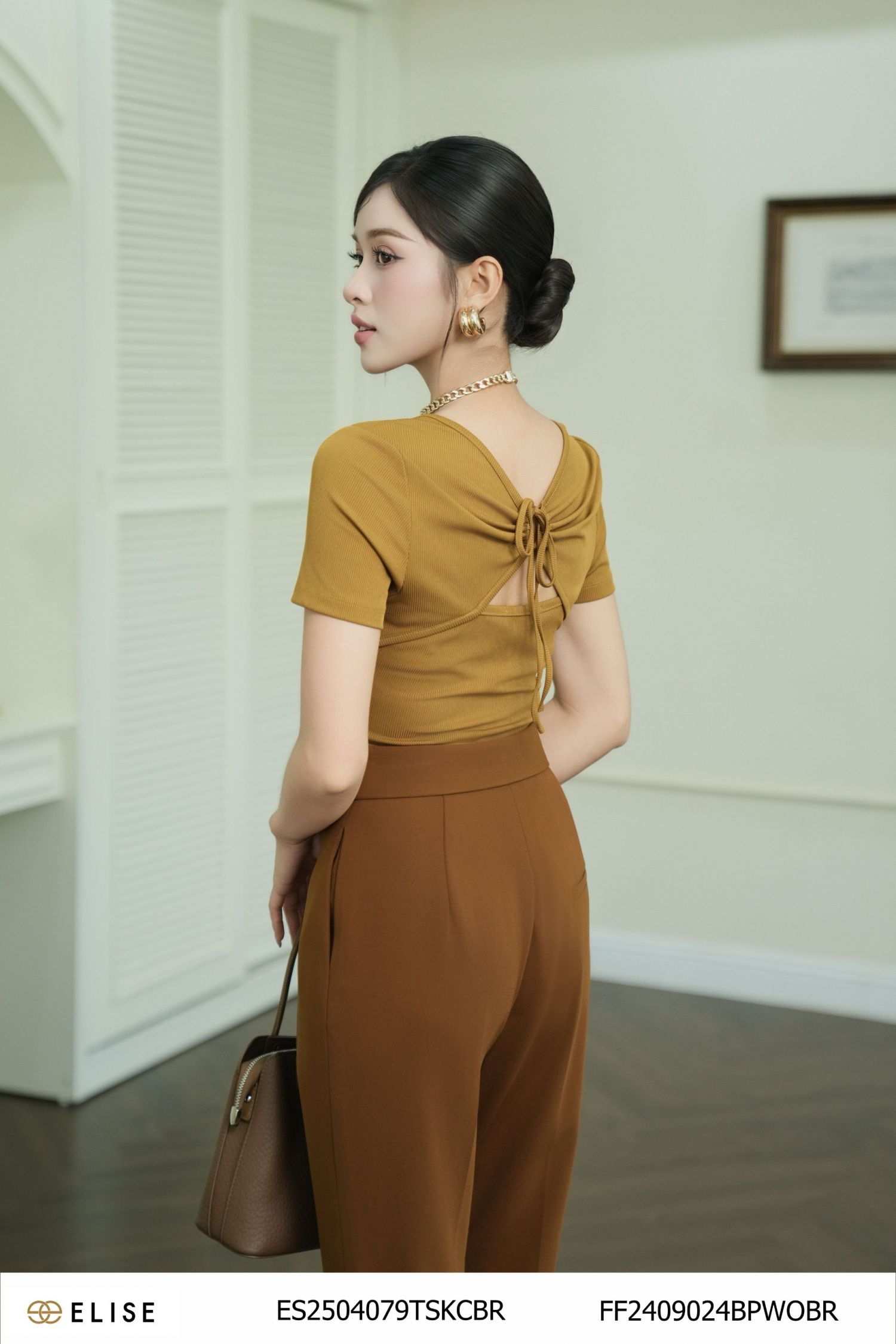 ÁO THUN NÂU BUỘC NƠ SAU
