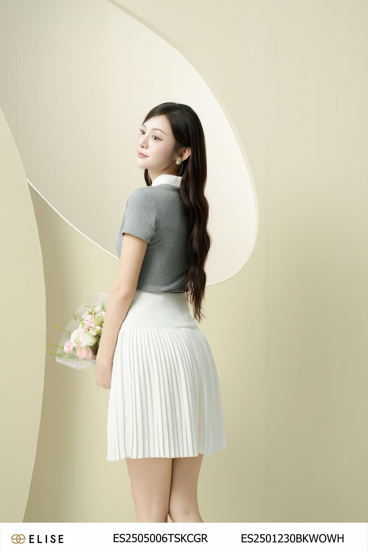 ÁO THUN GHI CỔ PHỐI TRẮNG
