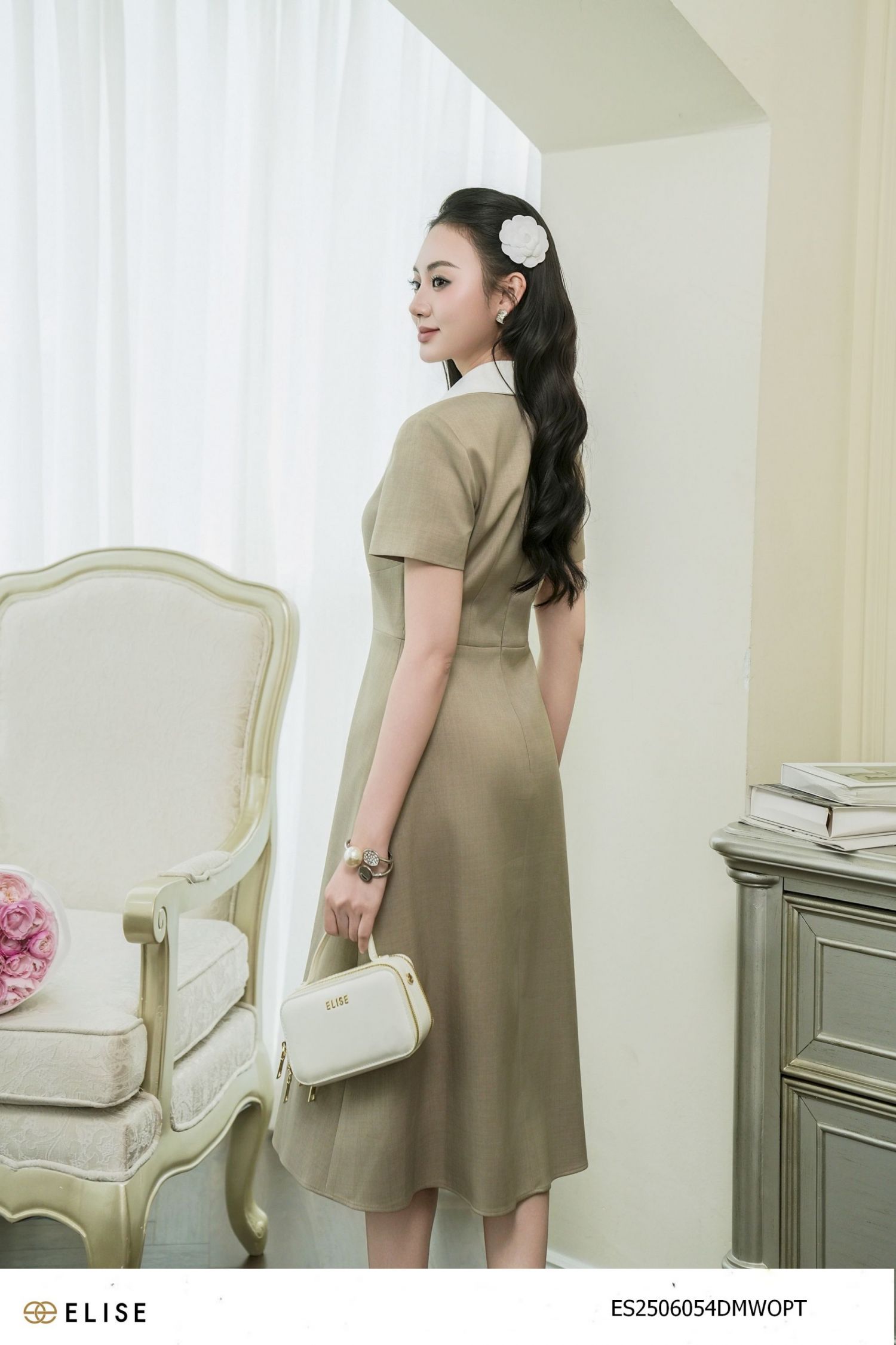 ĐẦM TUYTSY XÒE PHỐI CỔ