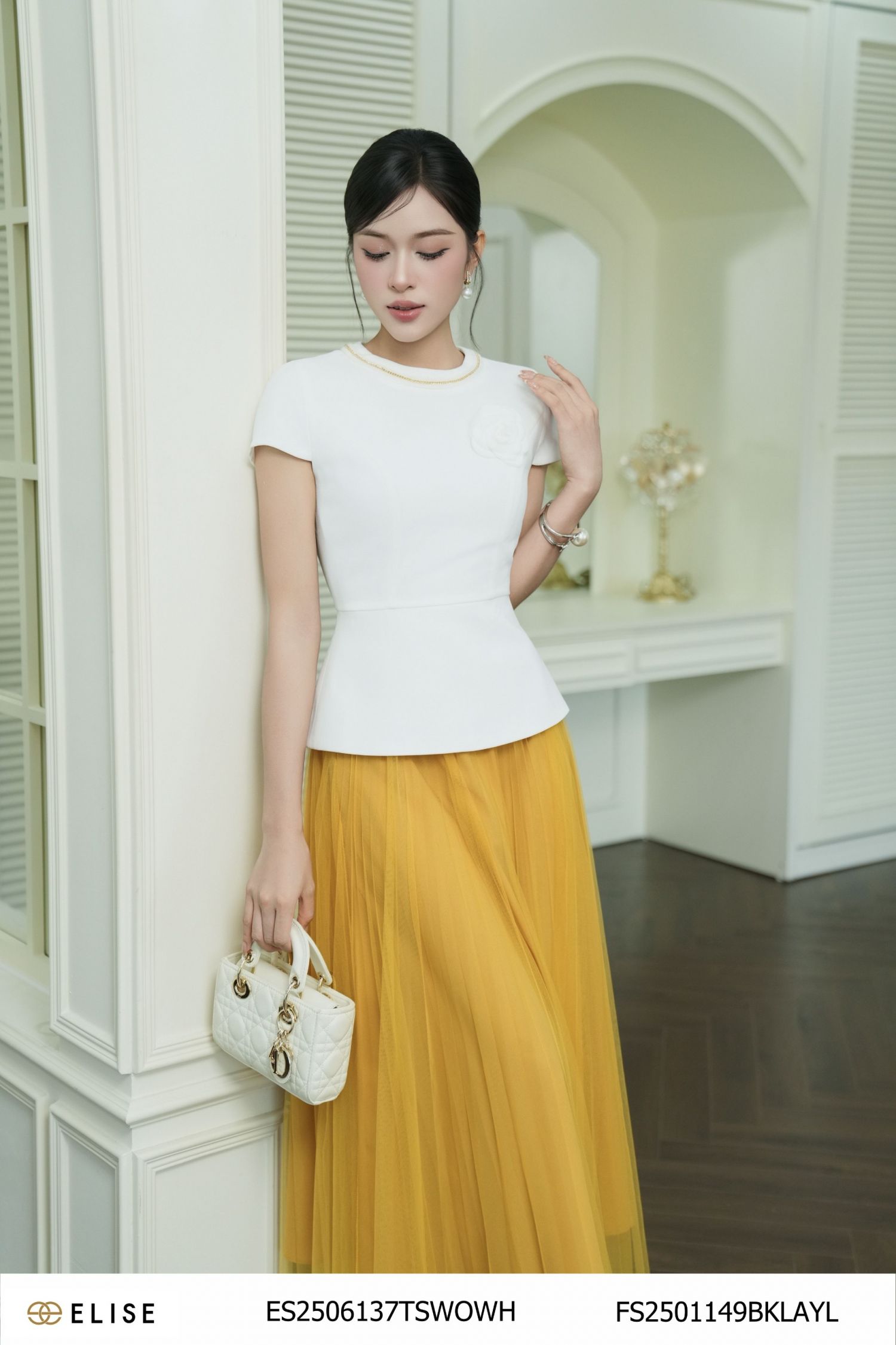 ÁO TRẮNG PEPLUM ĐÍNH HOA