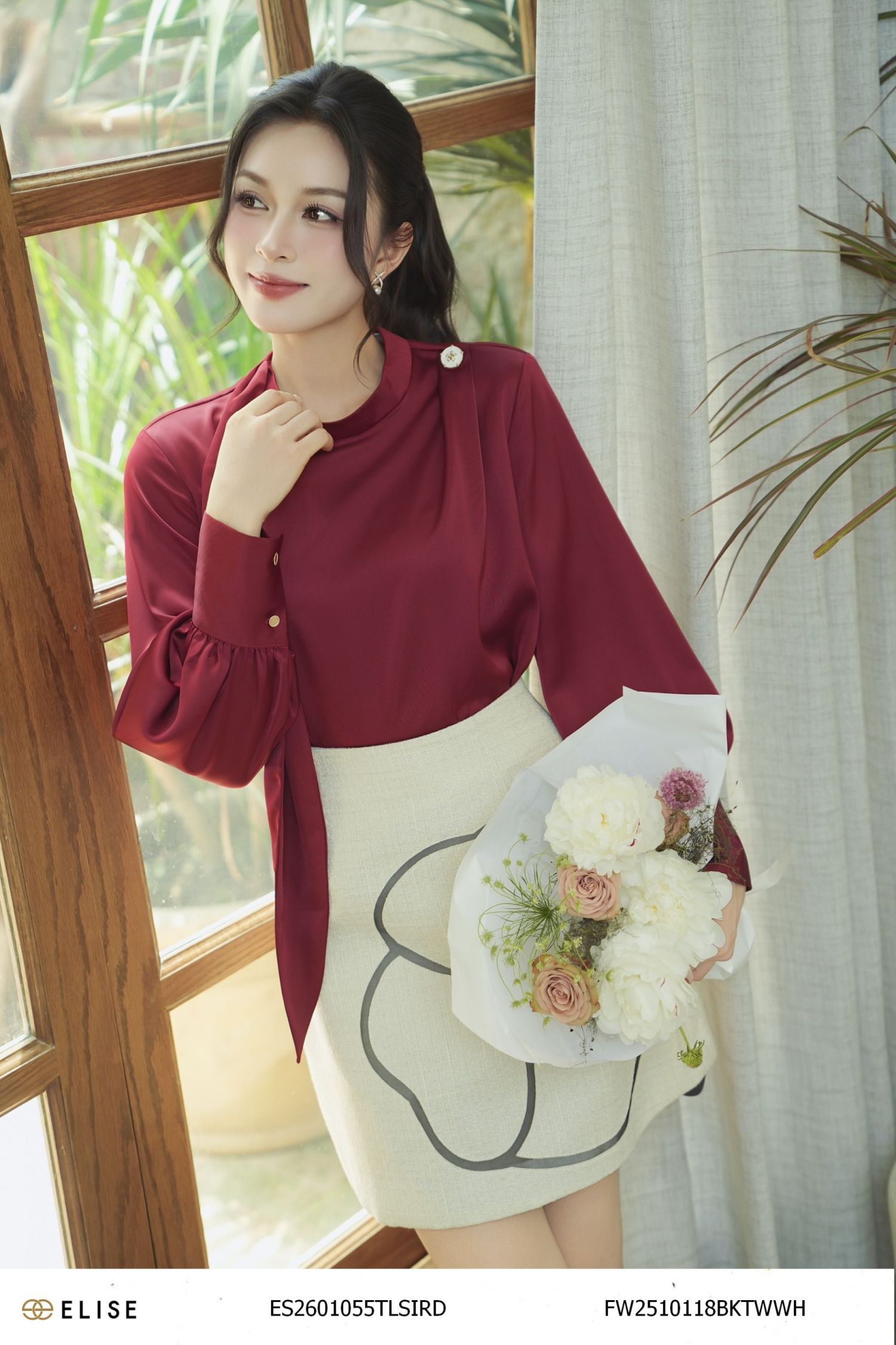 ÁO LỤA ĐỎ MẬN DÂY NƠ CỔ