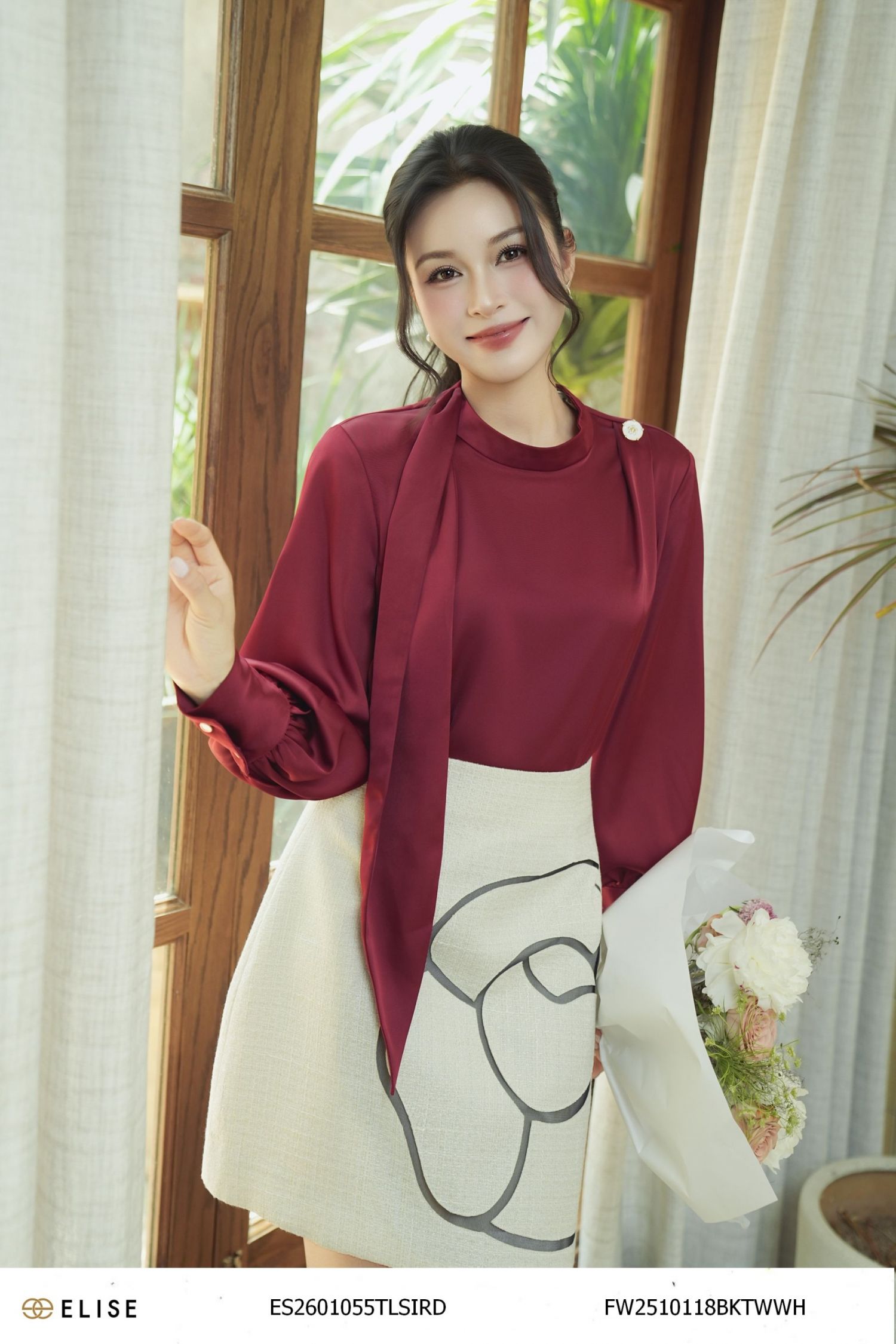 ÁO LỤA ĐỎ MẬN DÂY NƠ CỔ