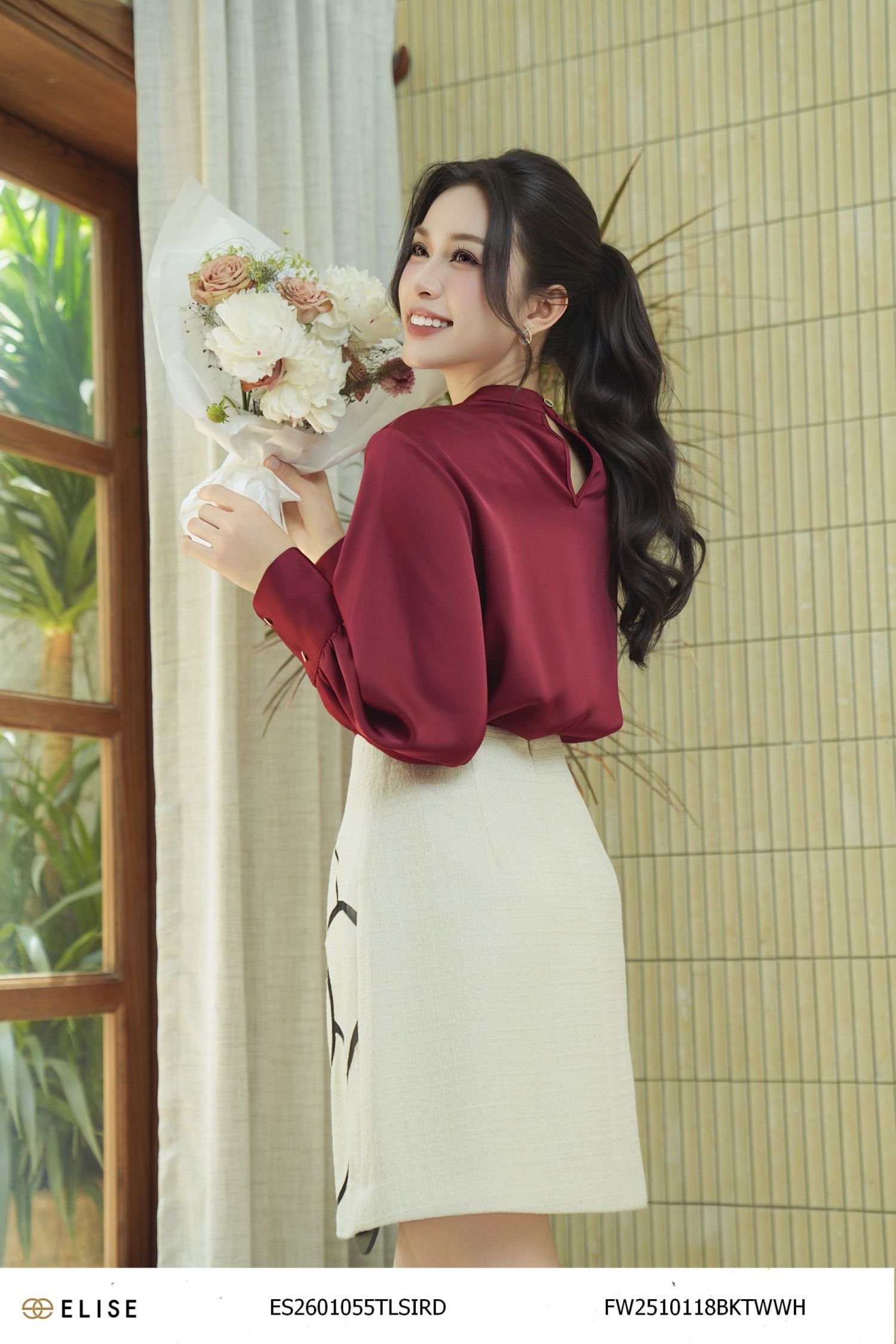 ÁO LỤA ĐỎ MẬN DÂY NƠ CỔ