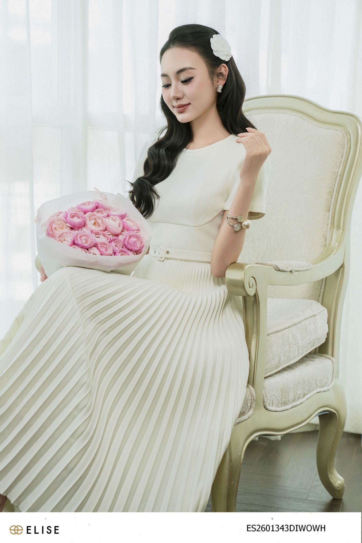 ĐẦM TUYTSY TRẮNG KEM DẬP LY