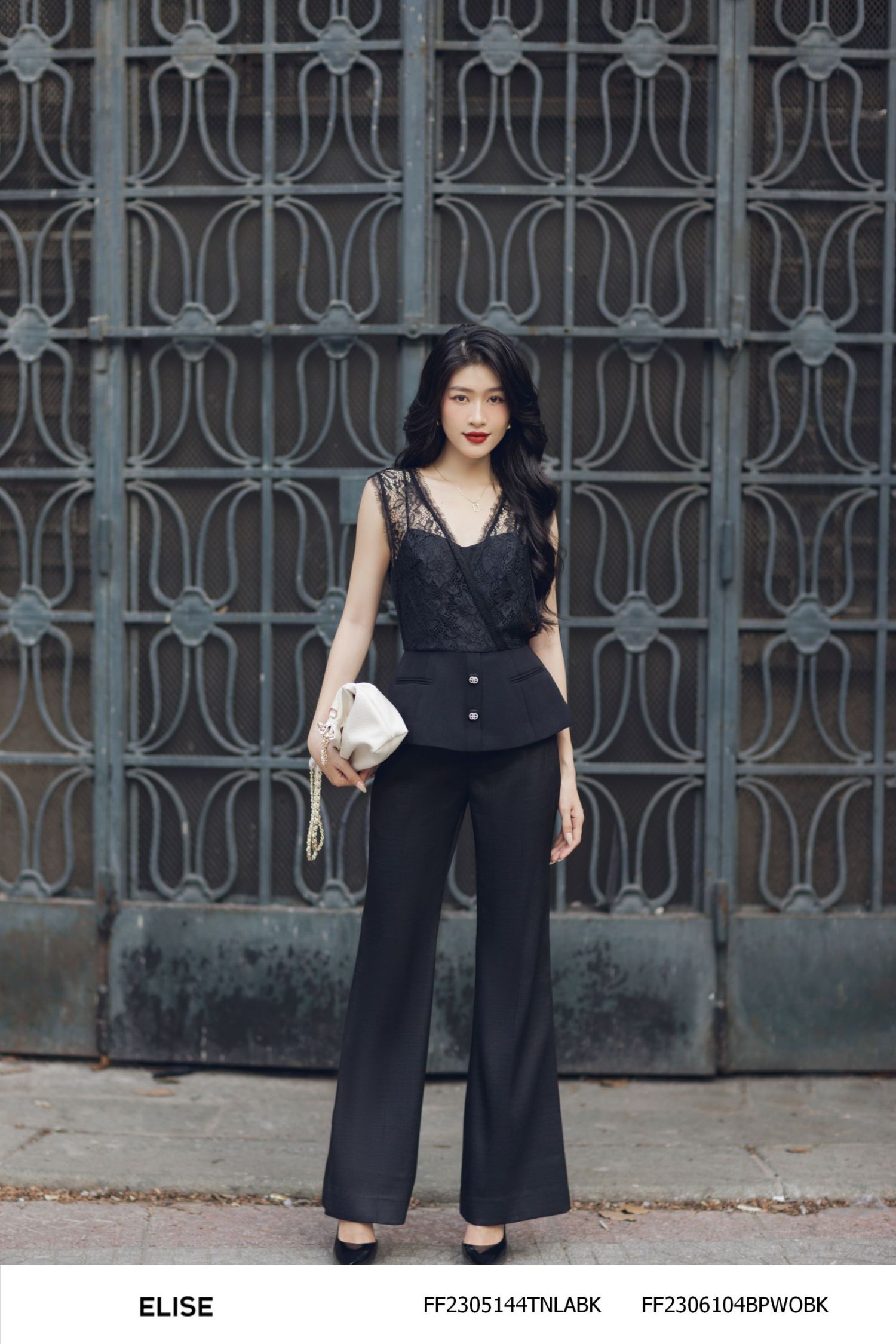 ÁO ĐEN PHỐI REN CỔ V