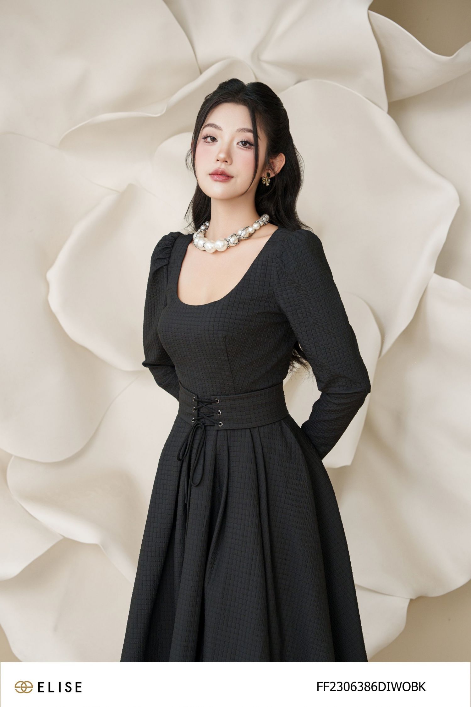 ĐẦM ĐEN XỐP VUÔNG ĐAI EO THẮT DÂY