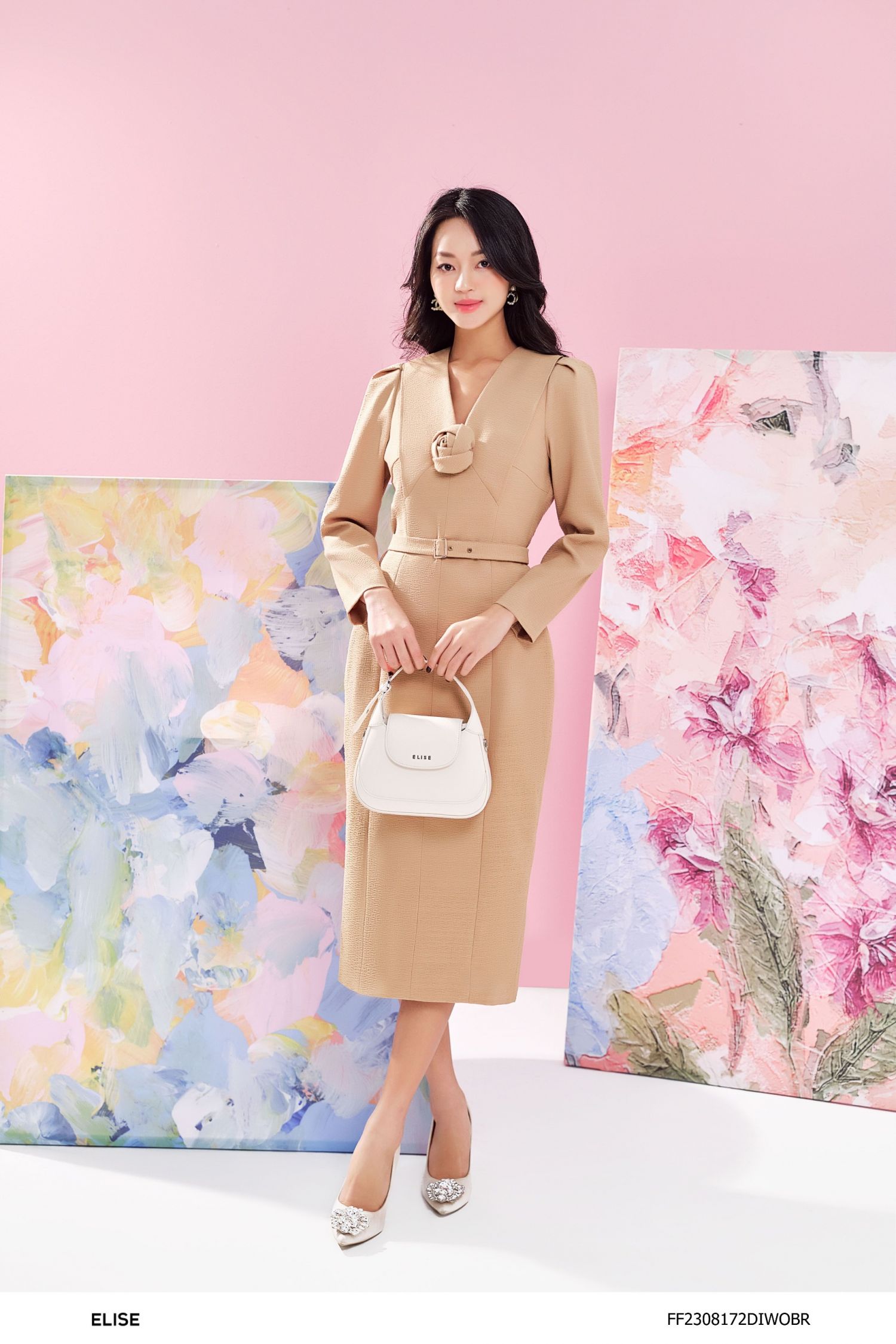 ĐẦM NÂU BE CỔ V ĐÍNH HOA