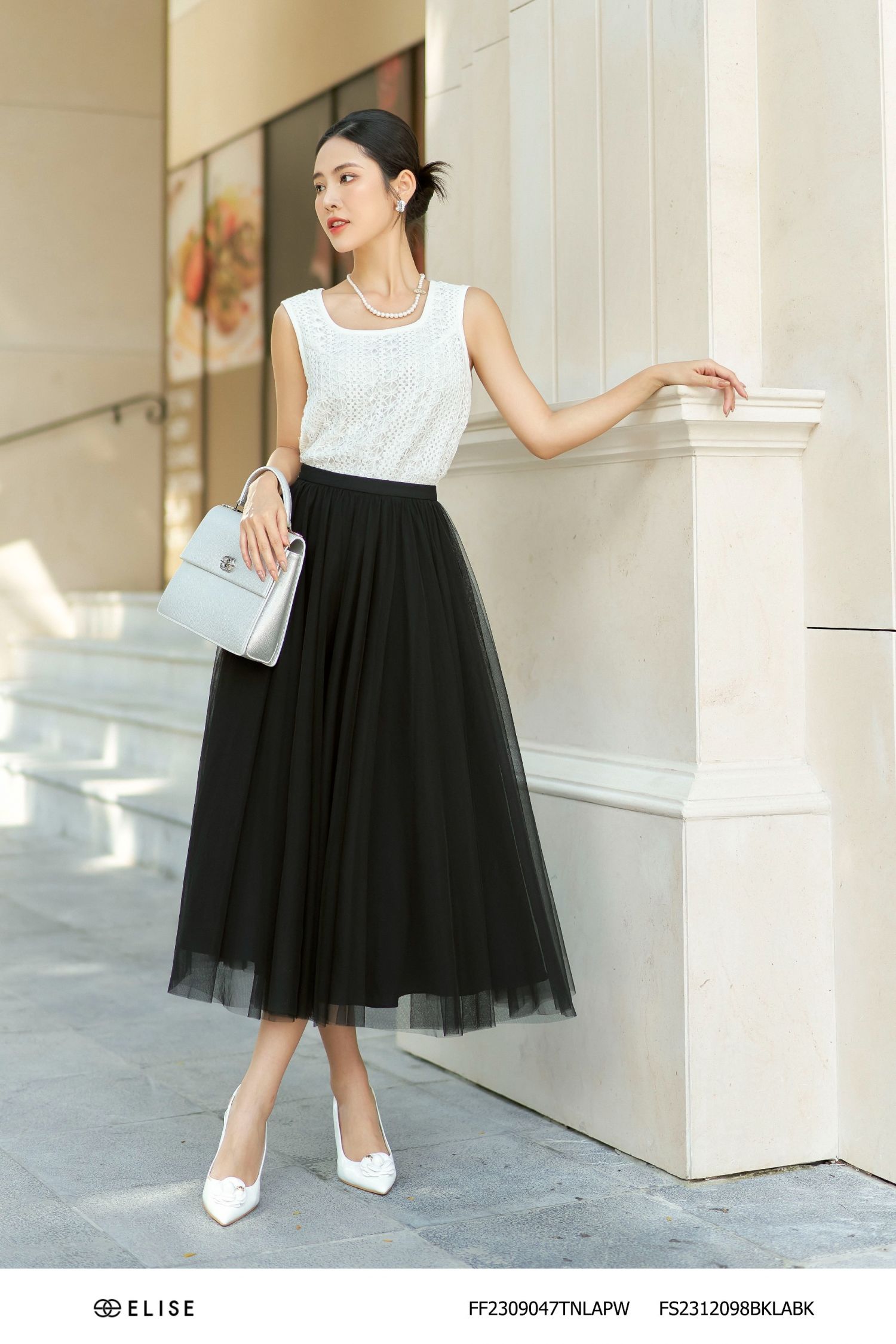 ÁO REN HOA CHỈ TRẮNG SÁT NÁCH