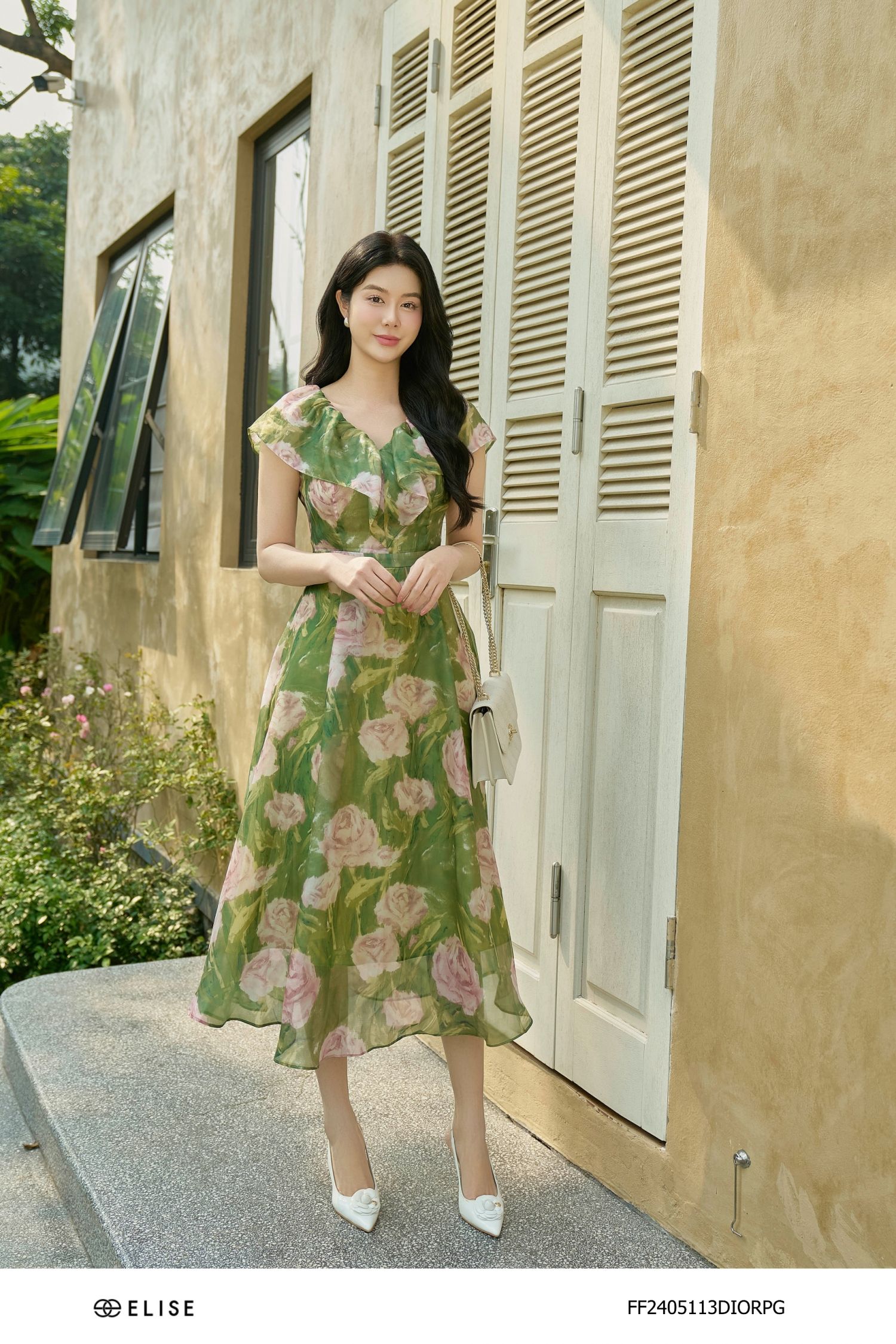ĐẦM TƠ HOA NỀN XANH LÁ BÈO CỔ V