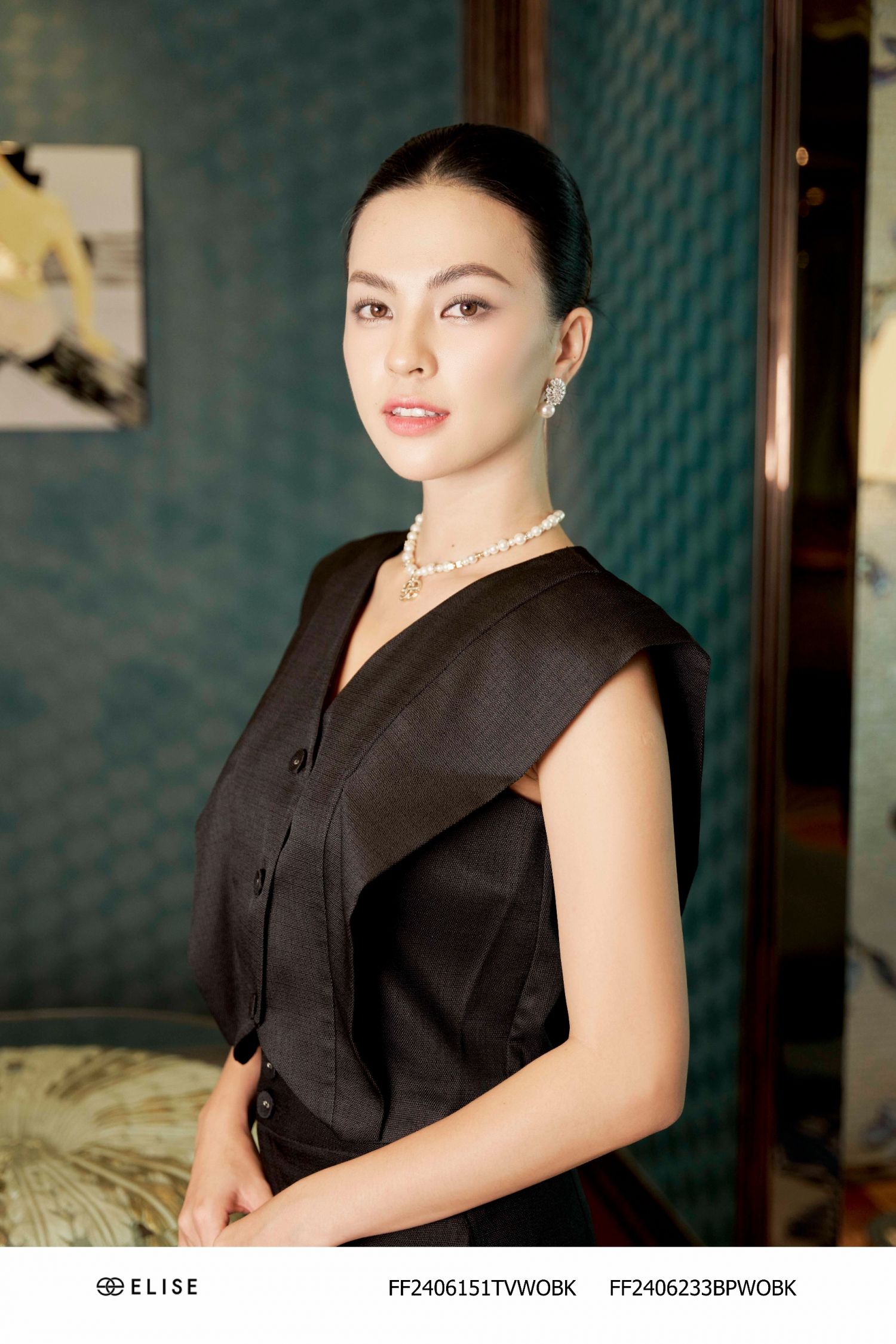 GILE TWEED MỎNG ĐEN VAI CHƯỜM
