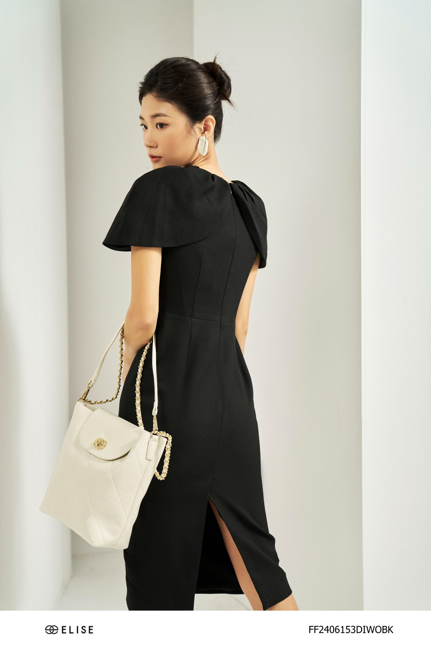 ĐẦM ÔM VÂN ĐEN TAY CAPE