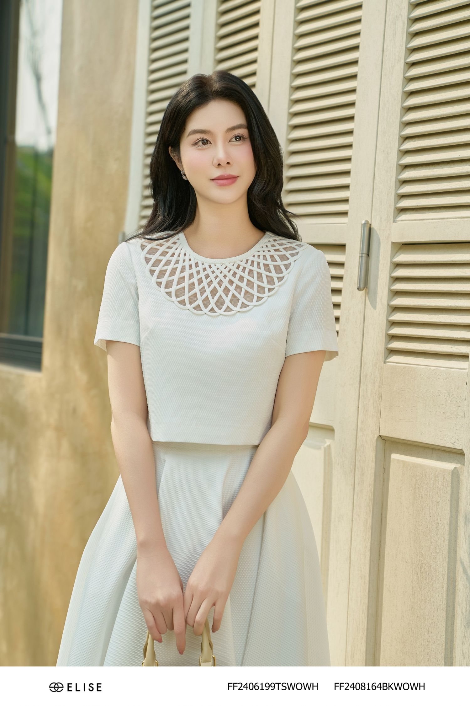 ÁO TRẮNG HẠT NỔI CỔ ĐAN CHÉO