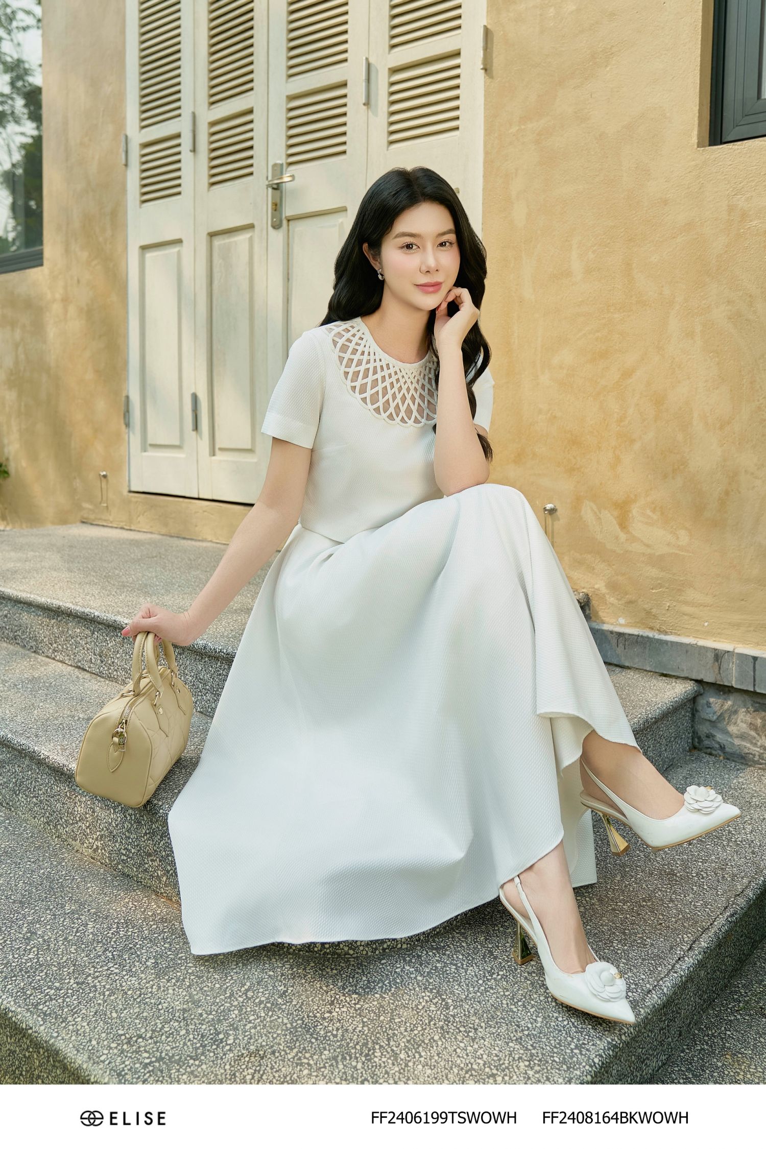 ÁO TRẮNG HẠT NỔI CỔ ĐAN CHÉO