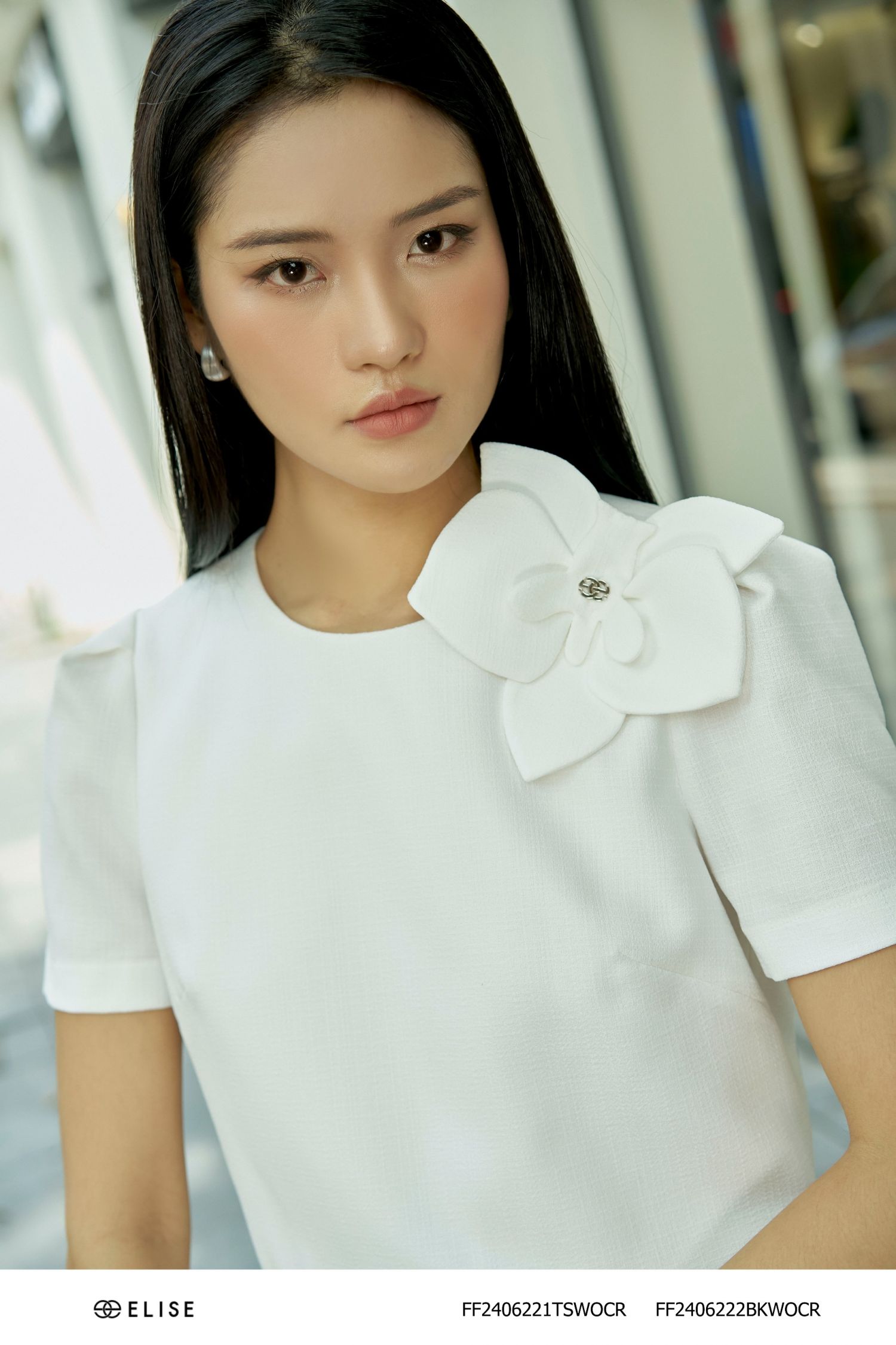 ÁO CROPTOP TRẮNG NGÀ ĐÍNH HOA