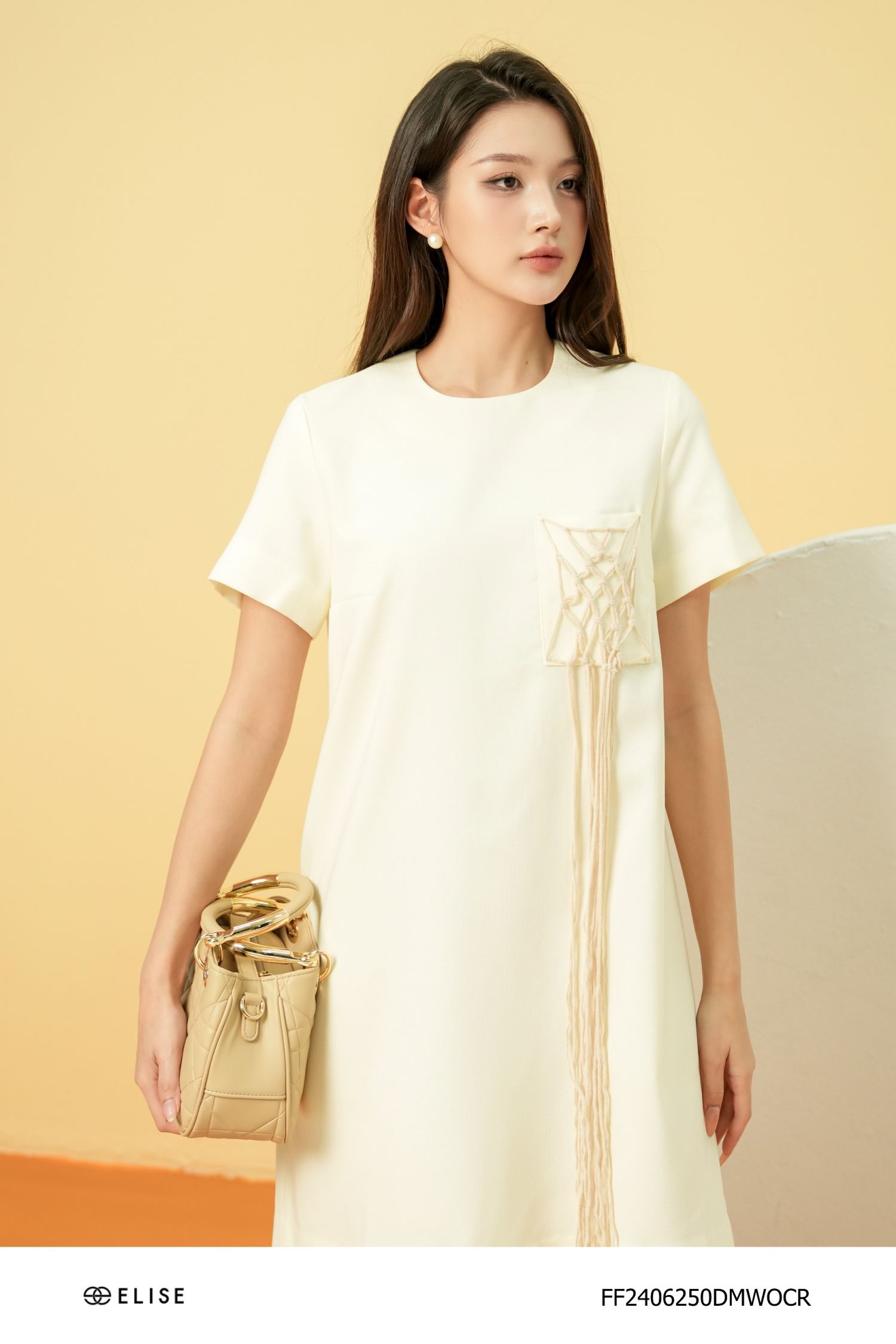 ĐẦM SUÔNG SỢI KEM TÚI NGỰC ĐAN DÂY LEN