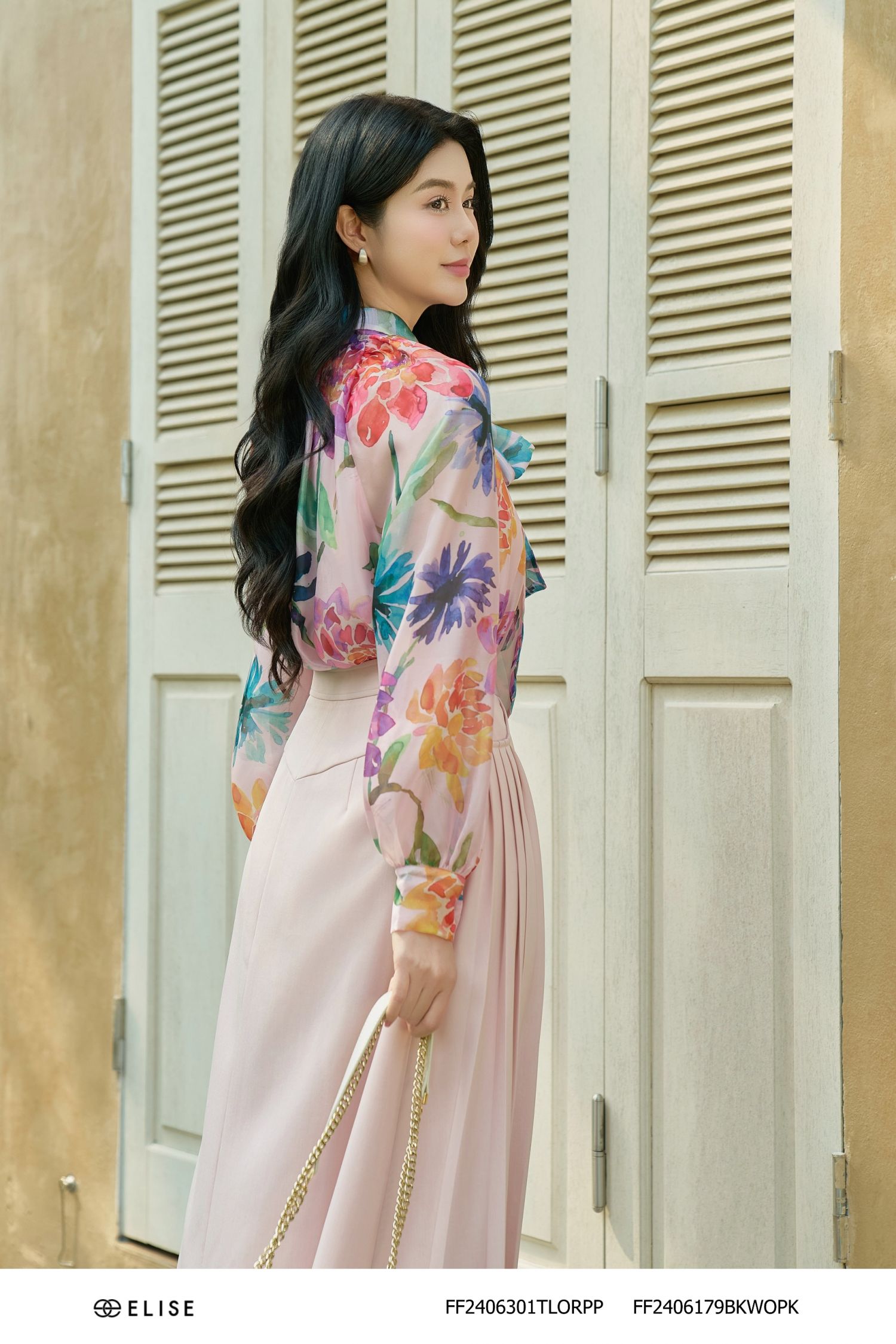 SM TƠ HOA NỀN HỒNG BUỘC DÂY NƠ CỔ