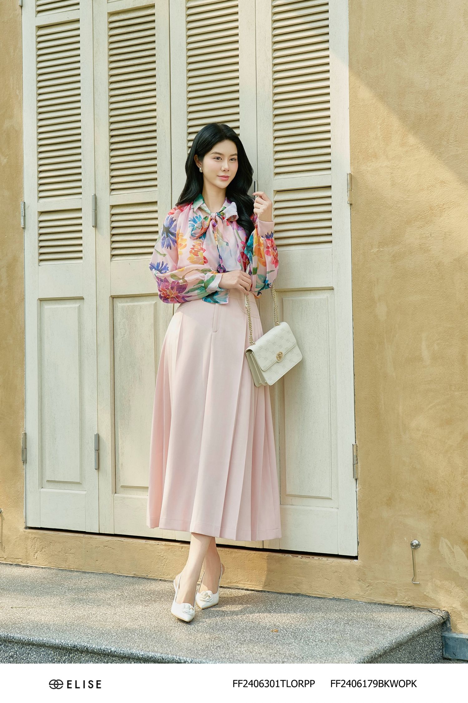 SM TƠ HOA NỀN HỒNG BUỘC DÂY NƠ CỔ
