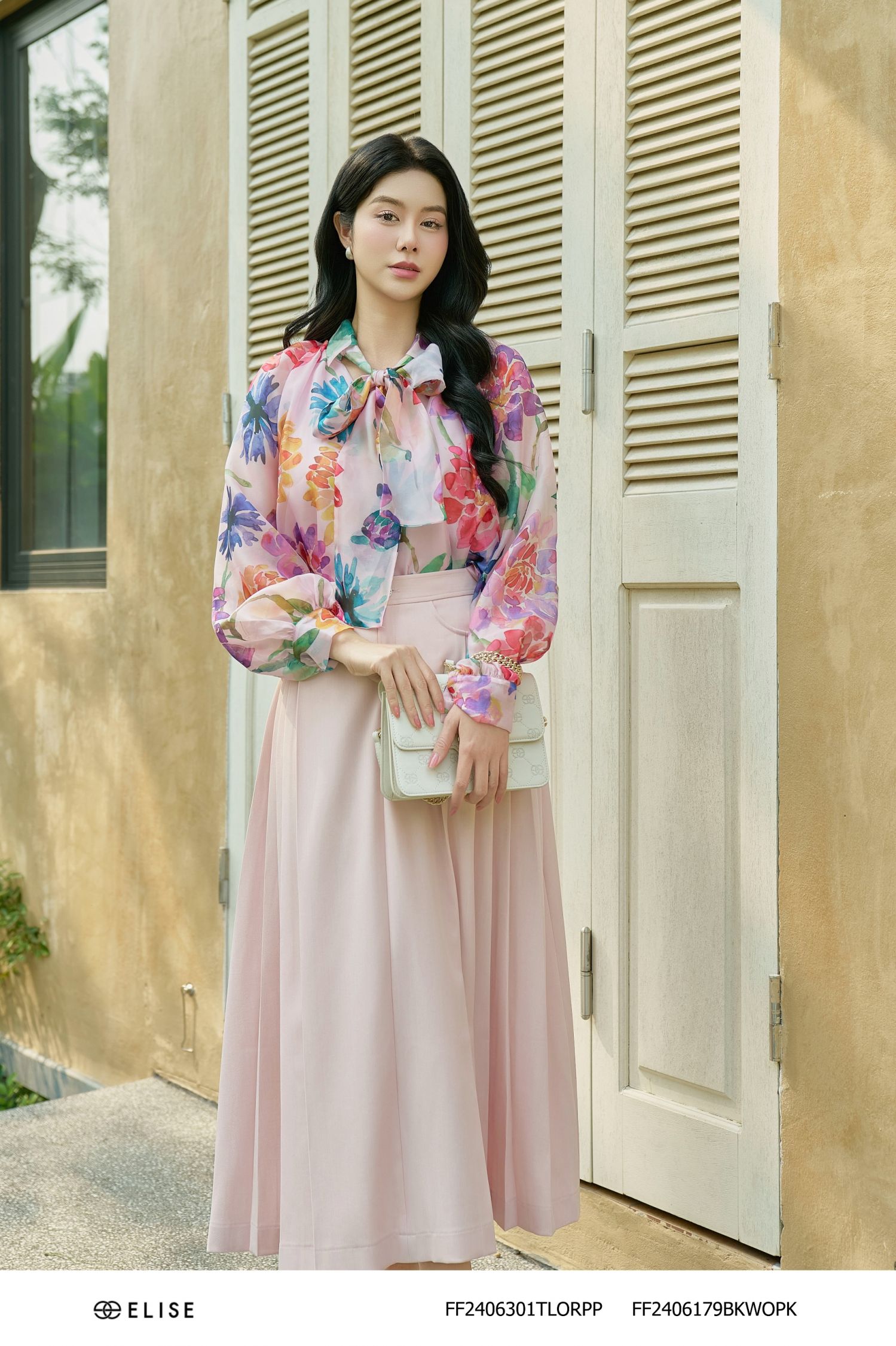 SM TƠ HOA NỀN HỒNG BUỘC DÂY NƠ CỔ