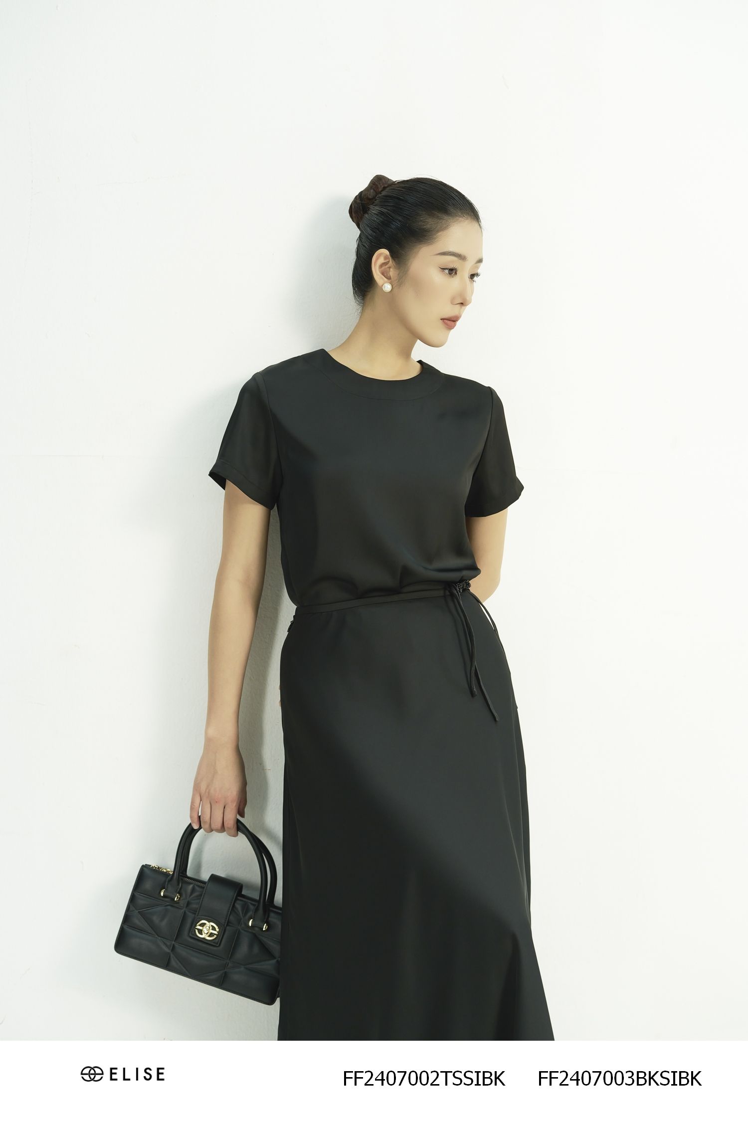 ÁO LỤA ĐEN CỔ TRÒN