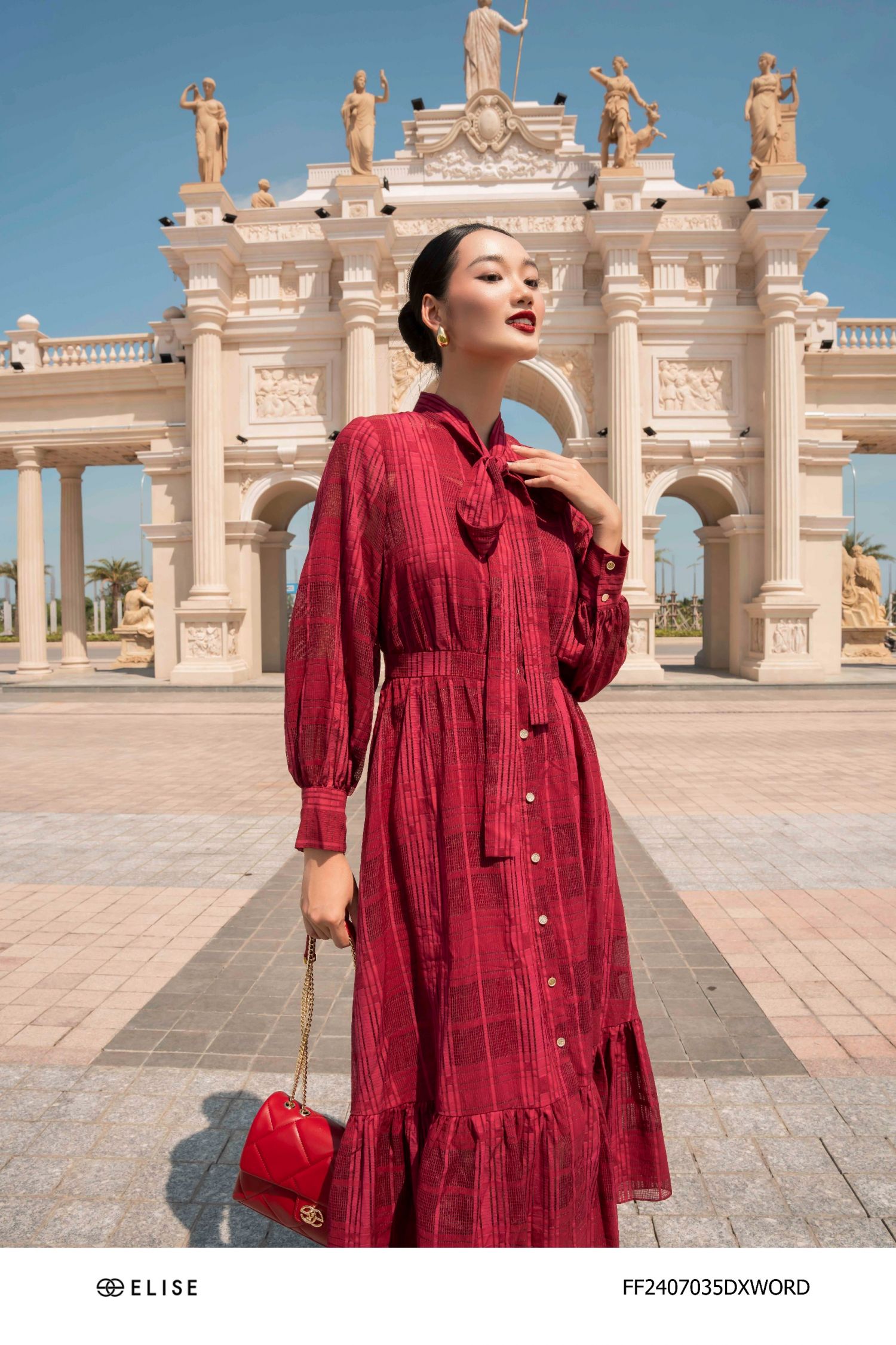 ĐẦM THÔ KẺ ĐỎ MẬN NƠ CỔ BÈO GẤU