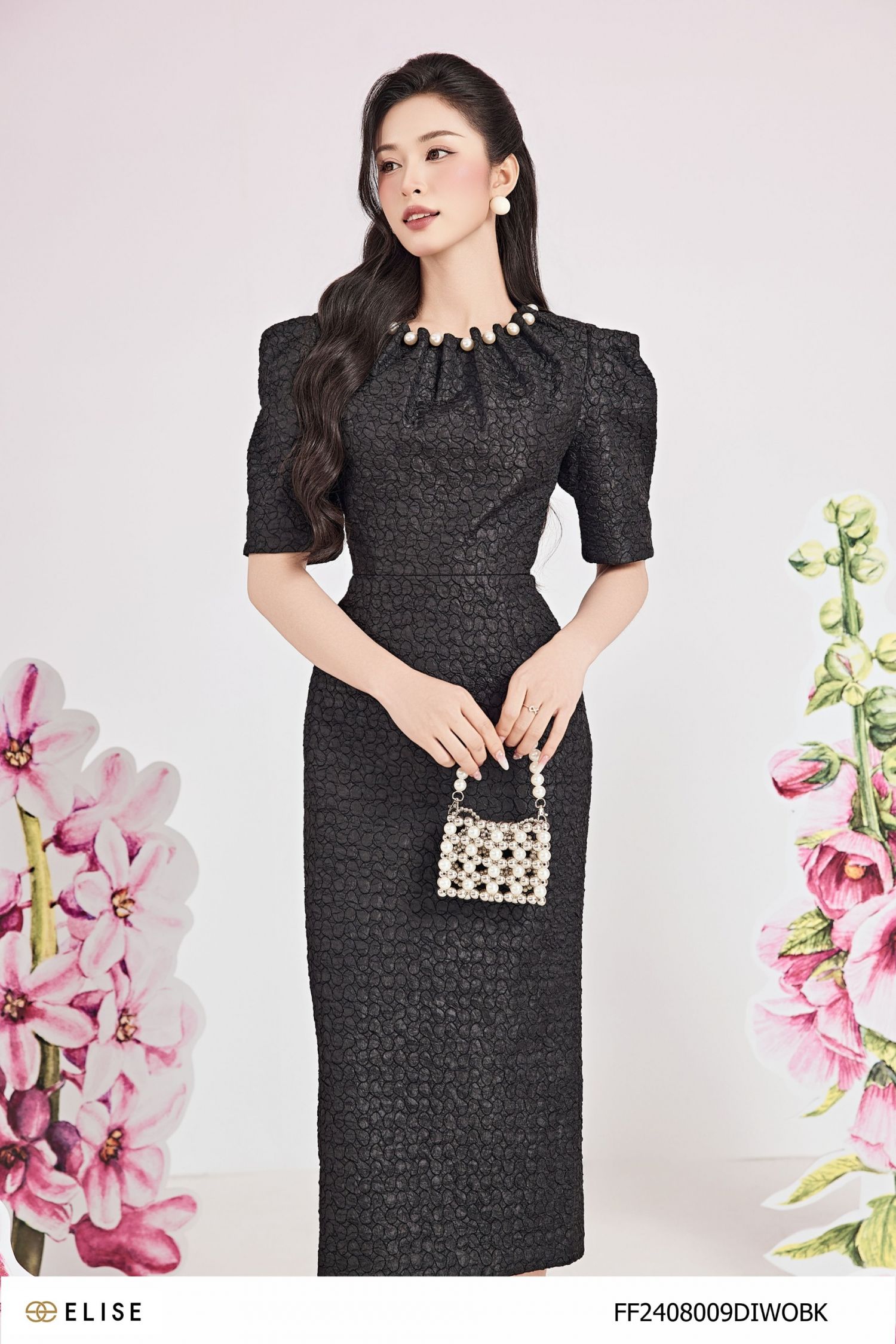 ĐẦM GẤM ĐEN CỔ ĐÍNH HẠT TRAI