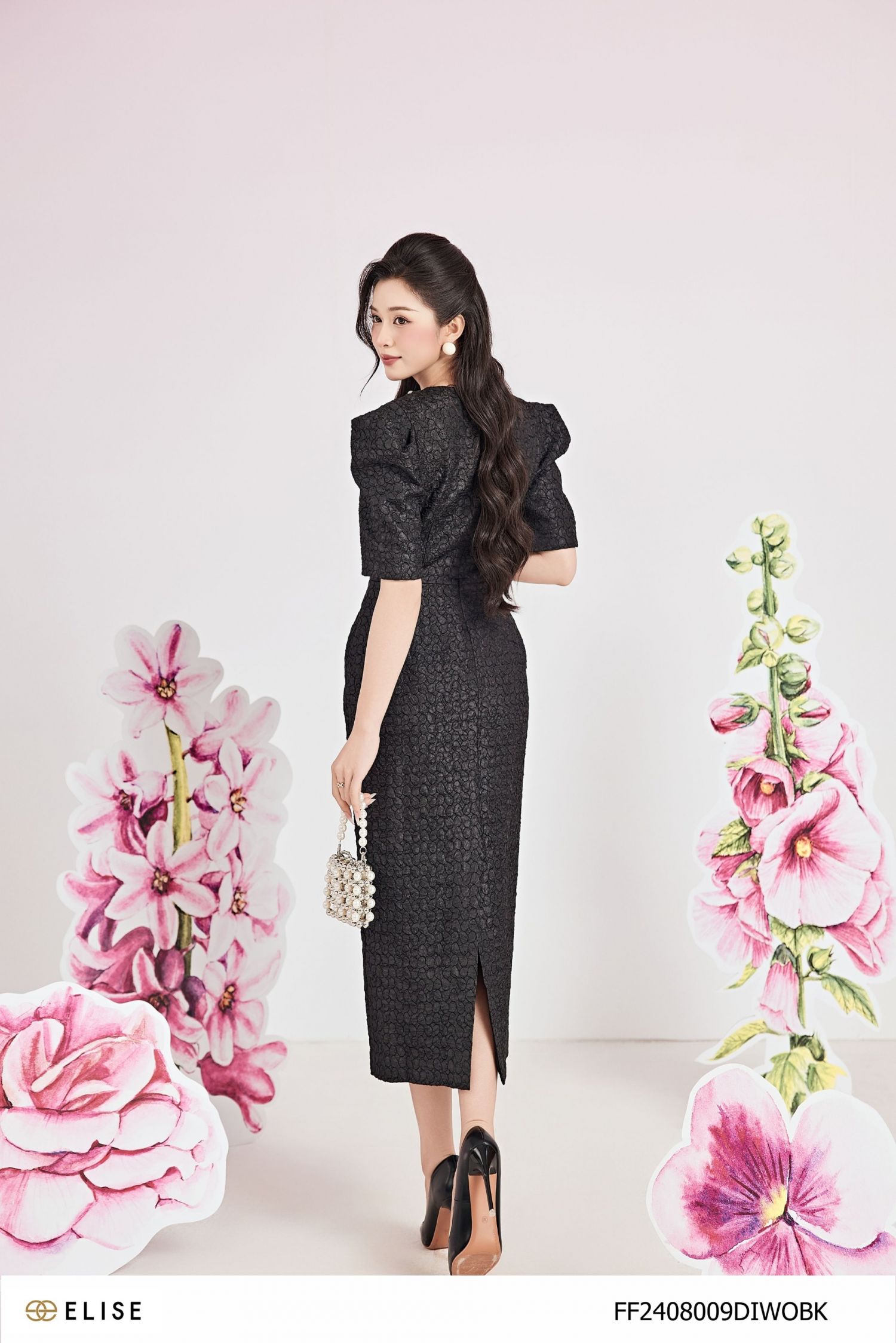 ĐẦM GẤM ĐEN CỔ ĐÍNH HẠT TRAI