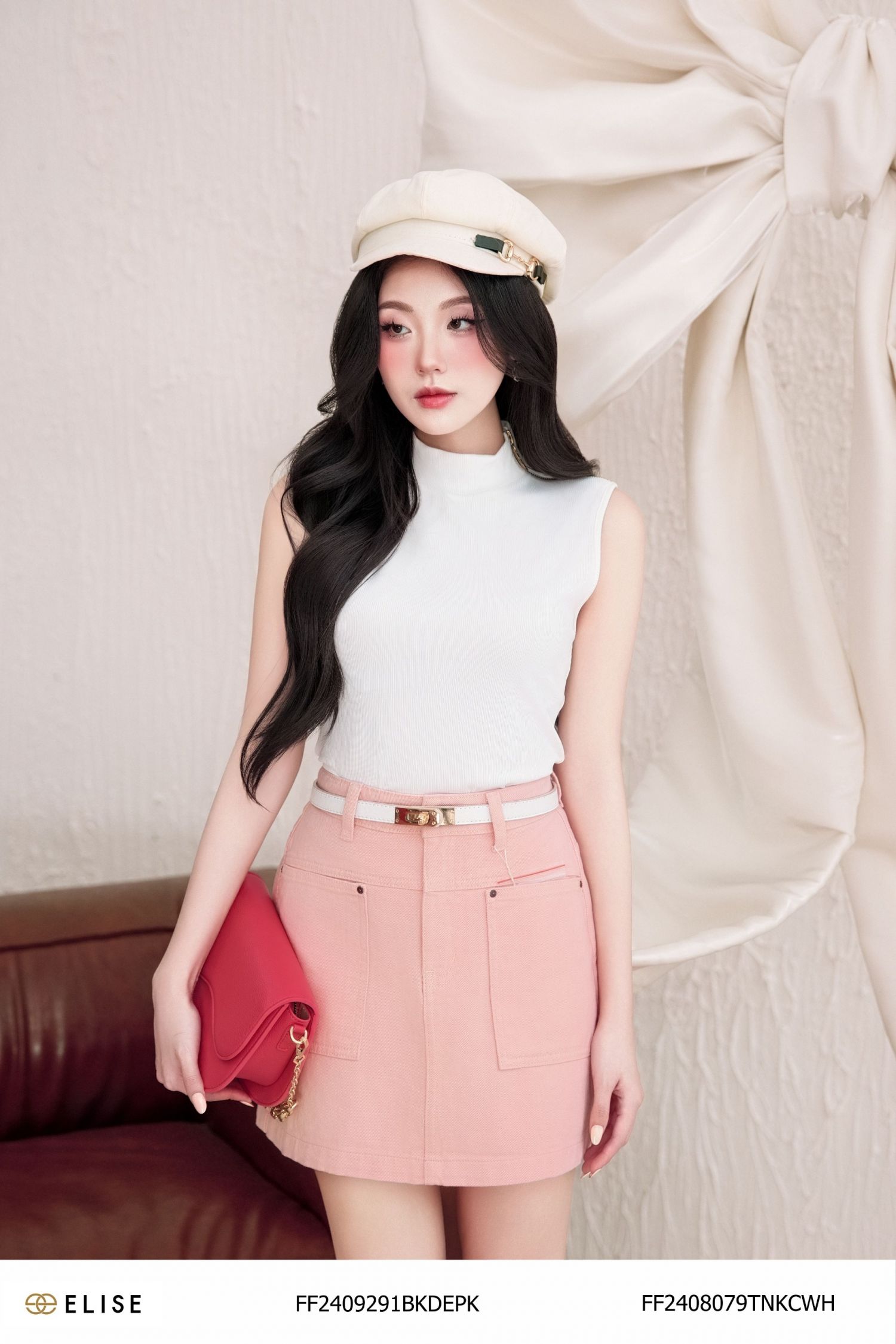 ÁO THUN TRẮNG CAO CỔ KHÓA BÊN