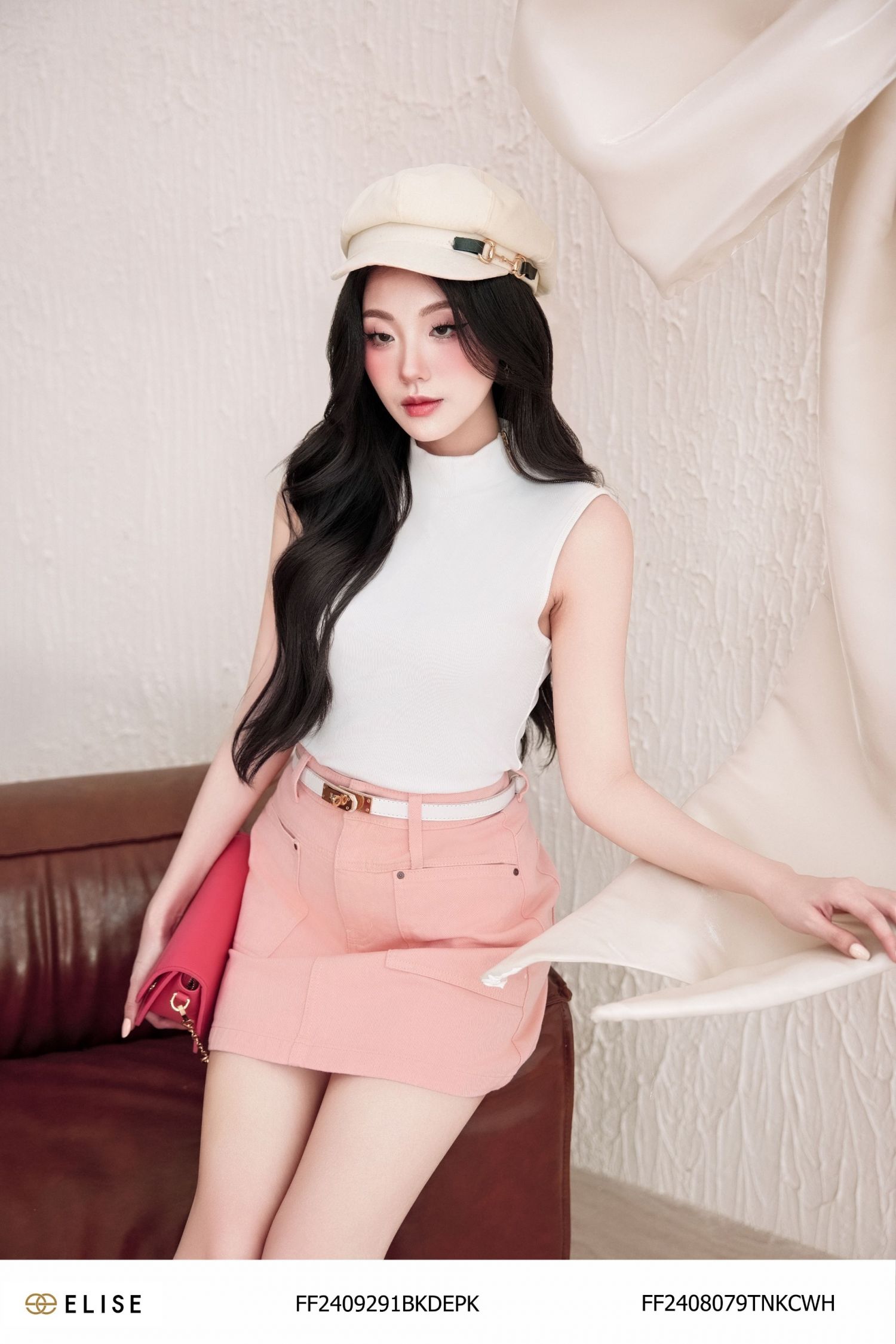 ÁO THUN TRẮNG CAO CỔ KHÓA BÊN