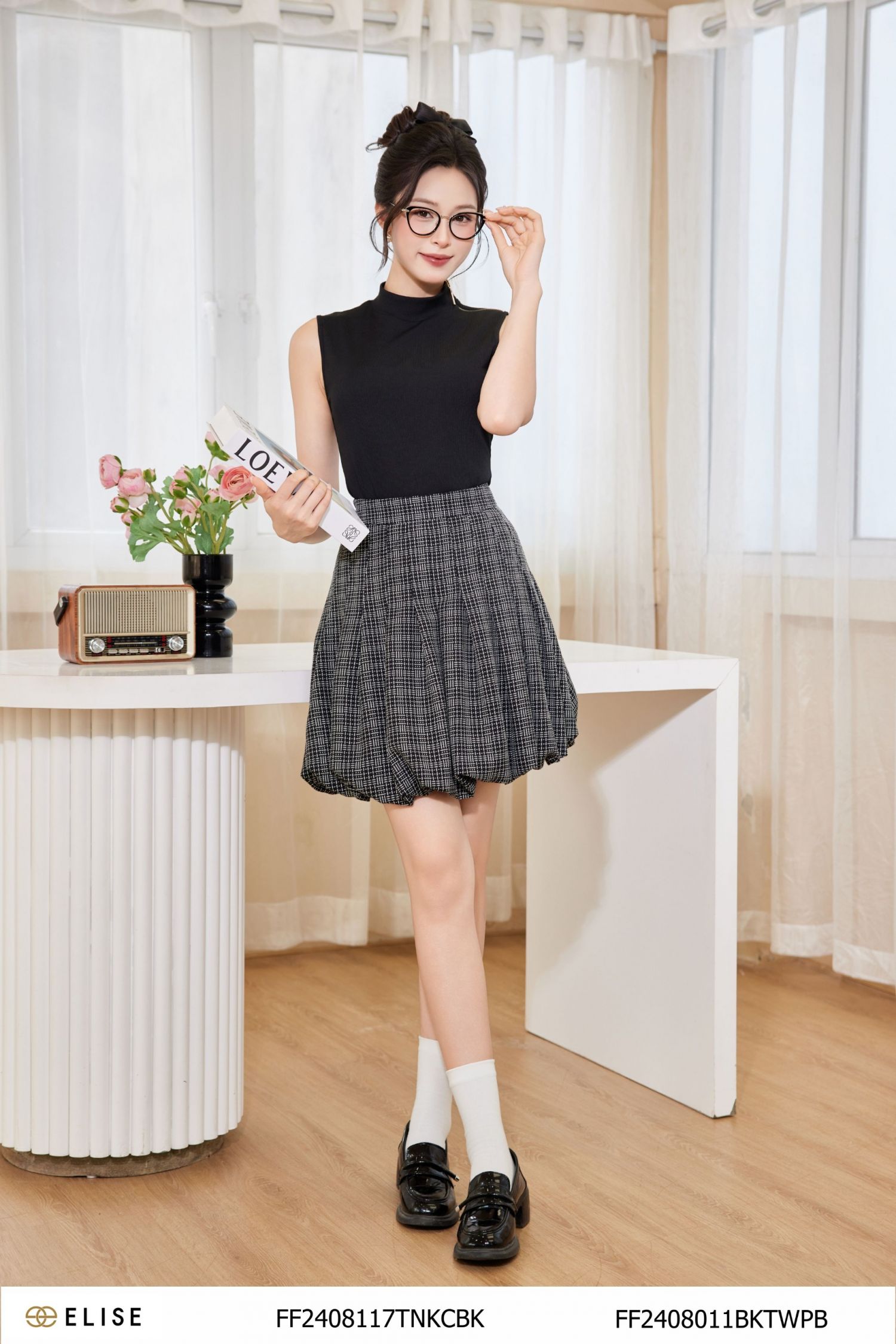 ÁO THUN ĐEN CAO CỔ KHÓA BÊN